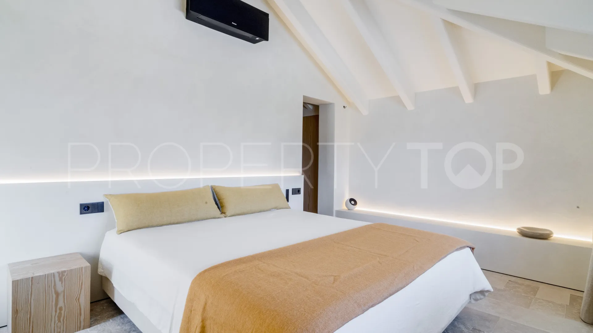 Monte Paraiso, atico duplex con 5 dormitorios en venta