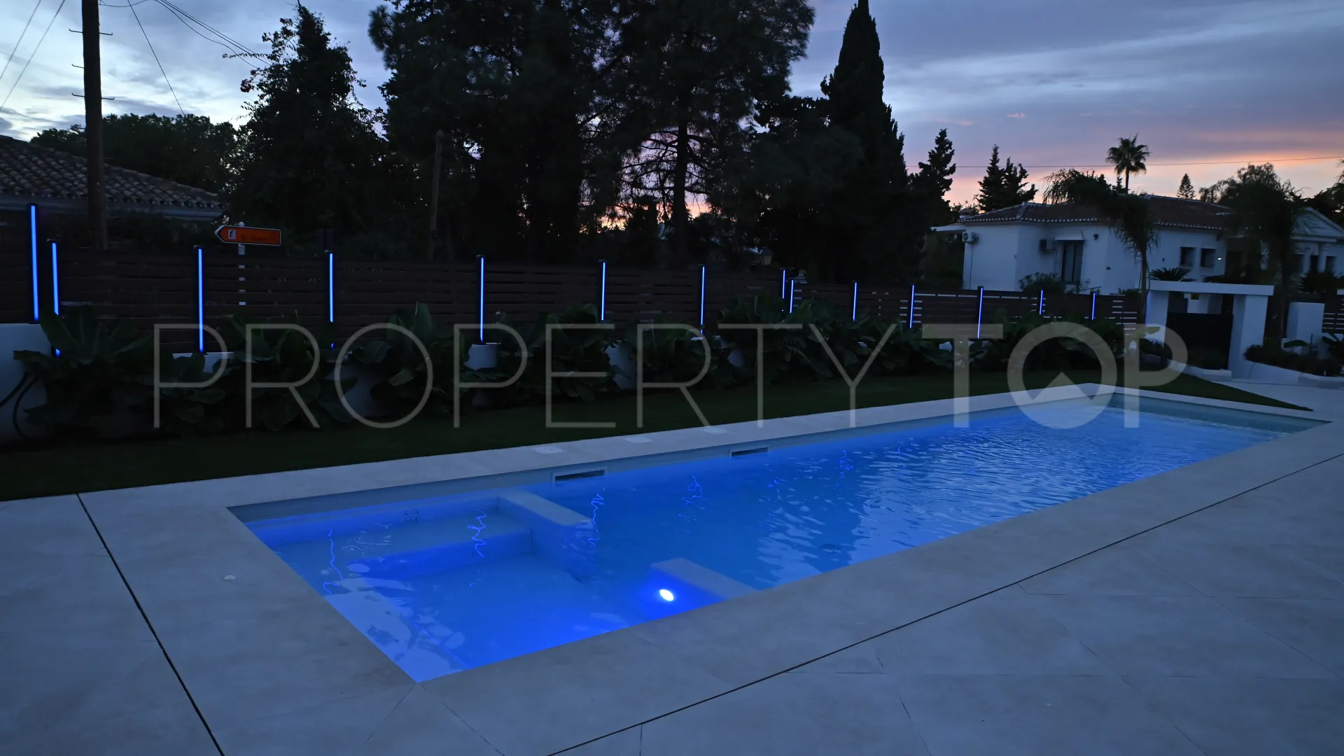 Villa a la venta en El Chaparral con 5 dormitorios