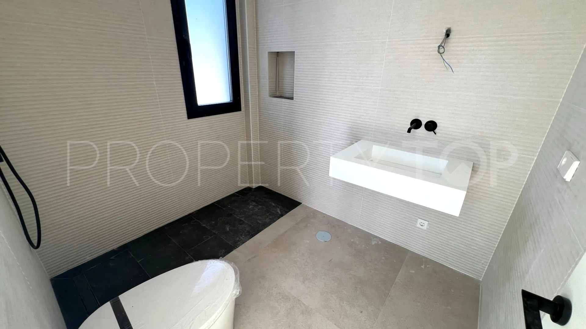 Villa a la venta en El Chaparral con 5 dormitorios
