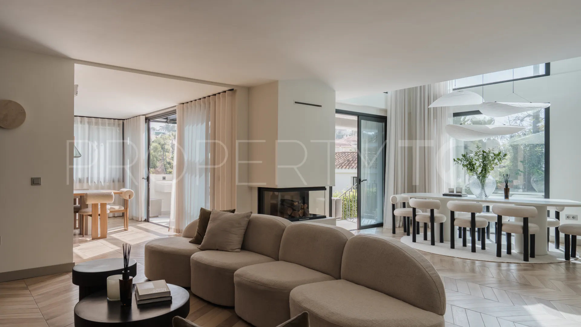 Villa with 5 bedrooms for sale in Nueva Andalucia