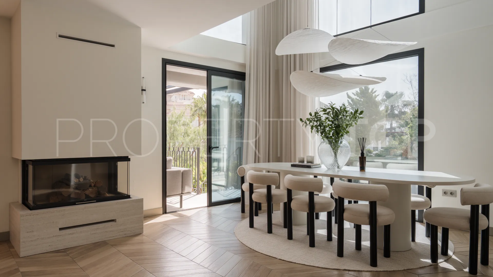 Villa with 5 bedrooms for sale in Nueva Andalucia