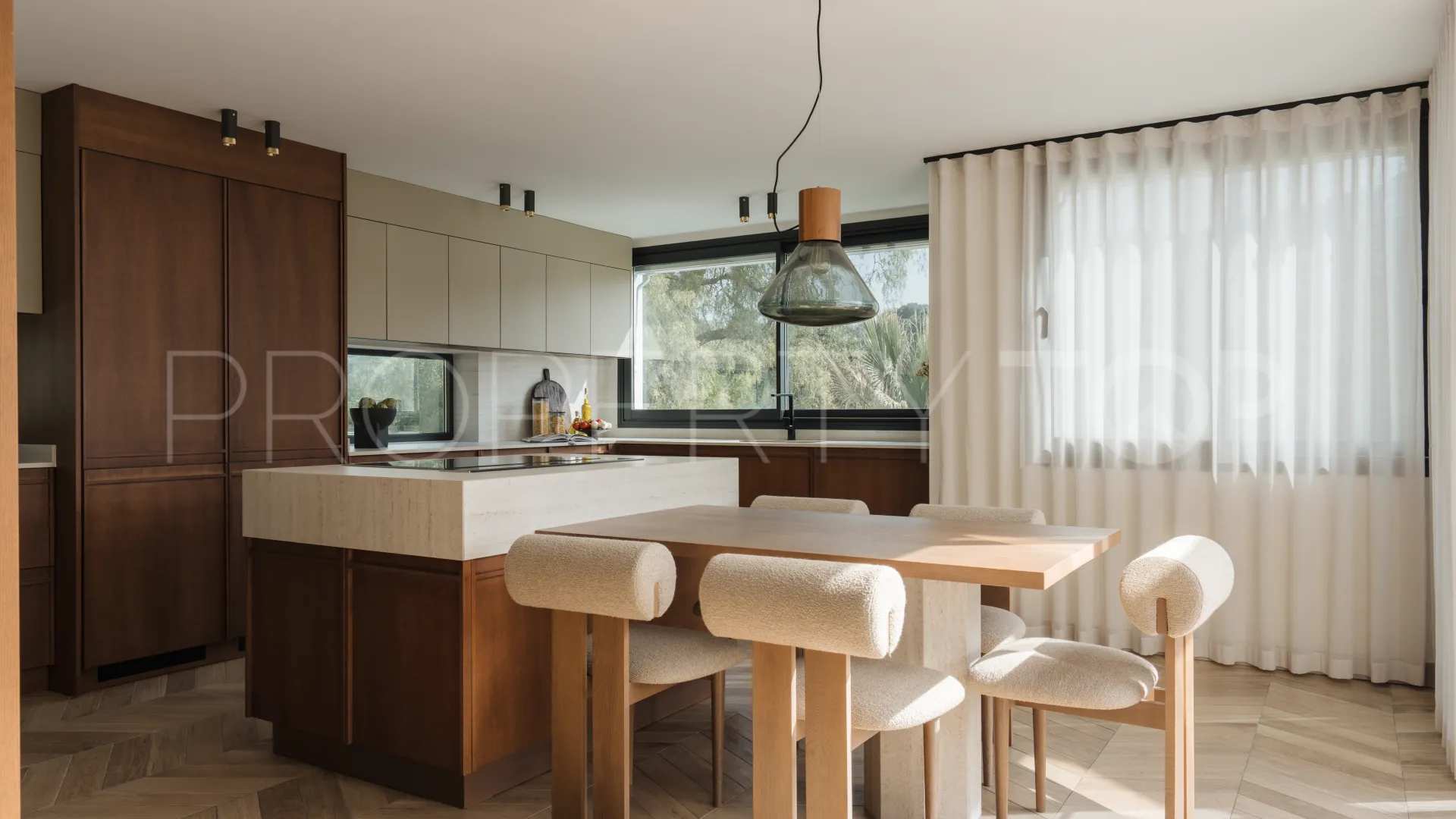 Villa with 5 bedrooms for sale in Nueva Andalucia
