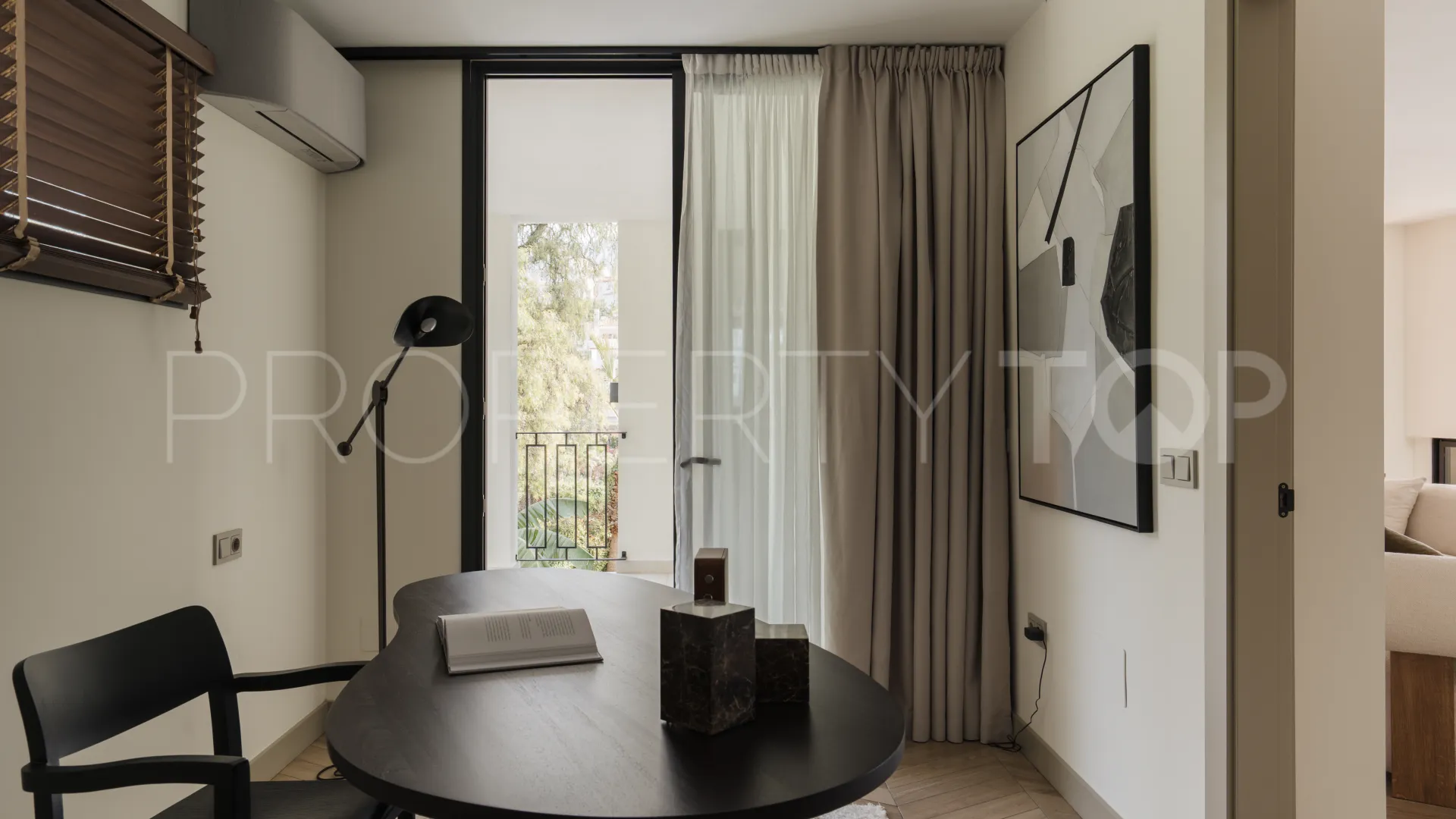 Villa with 5 bedrooms for sale in Nueva Andalucia