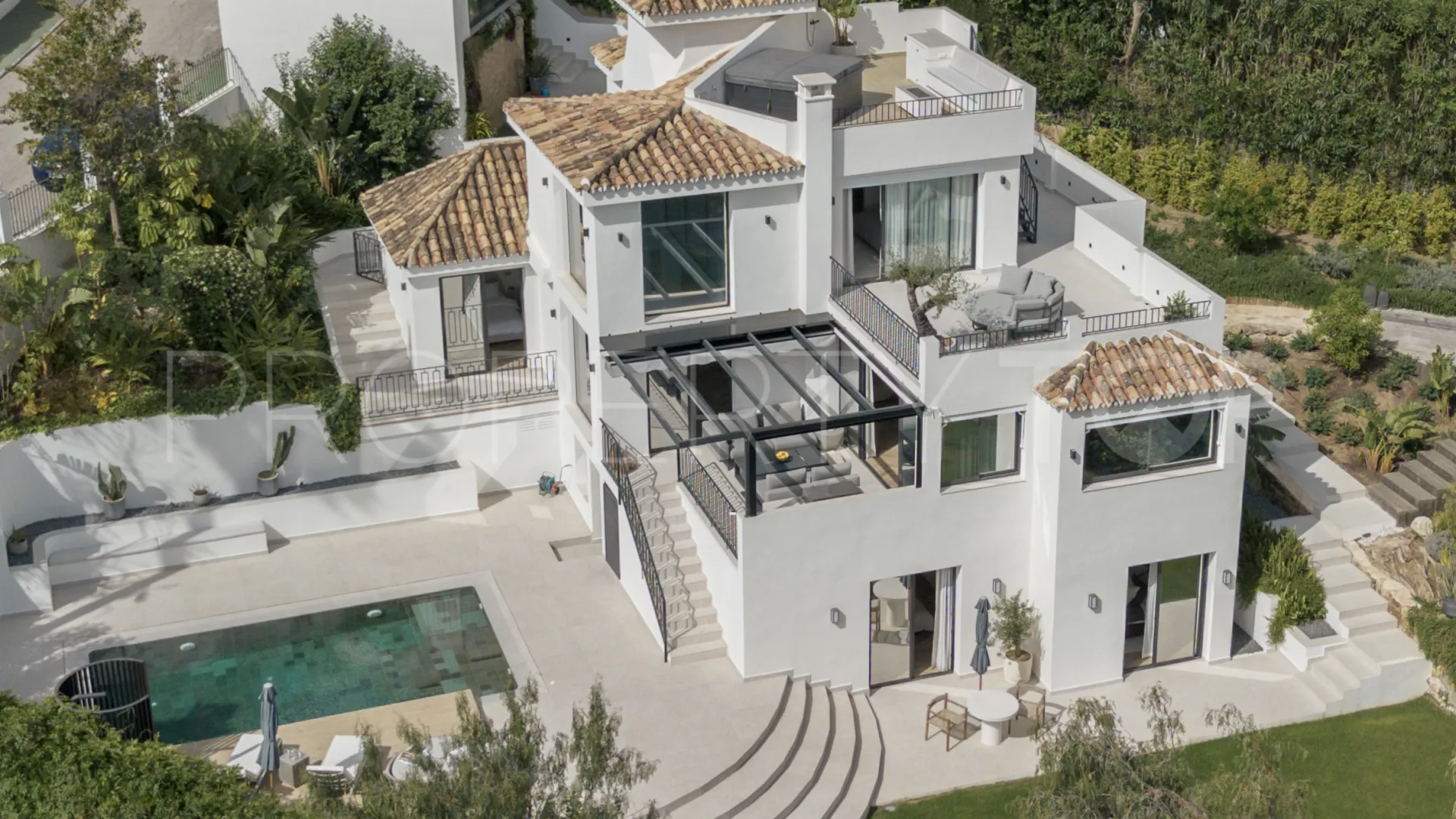 Villa with 5 bedrooms for sale in Nueva Andalucia