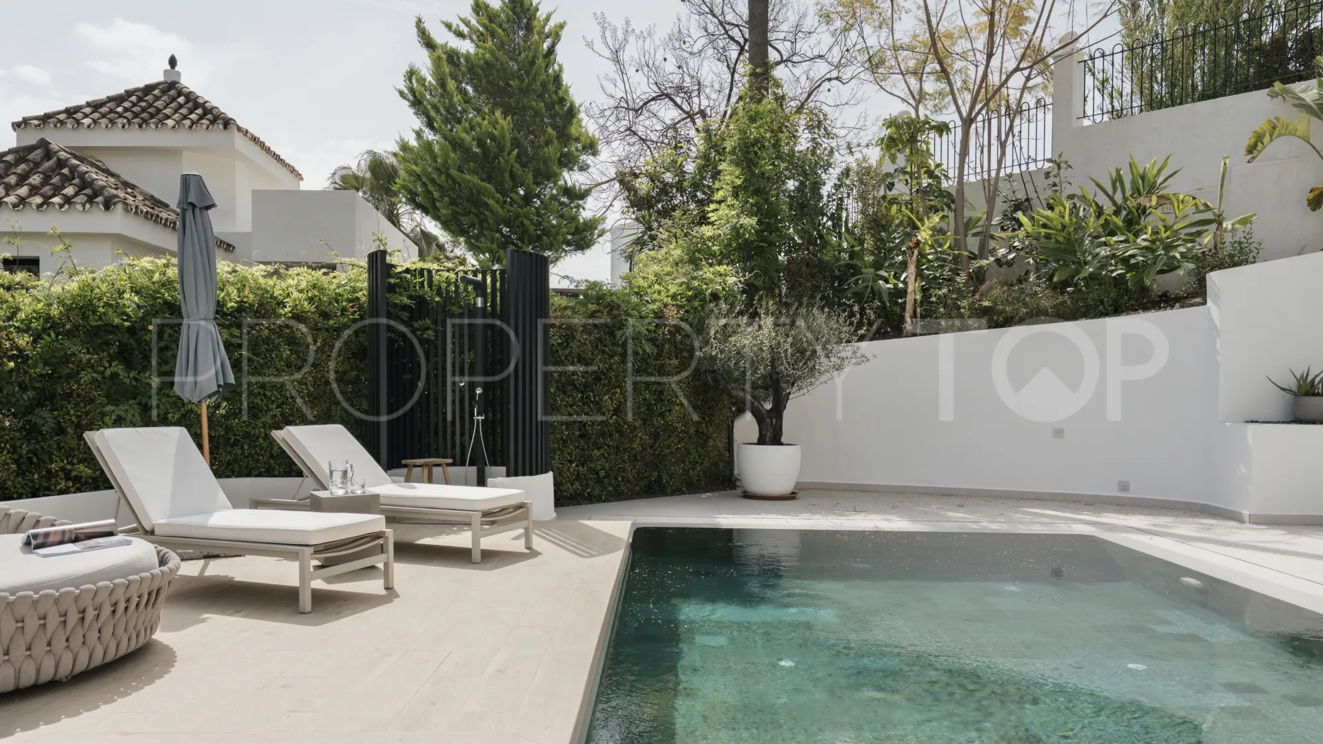 Villa with 5 bedrooms for sale in Nueva Andalucia