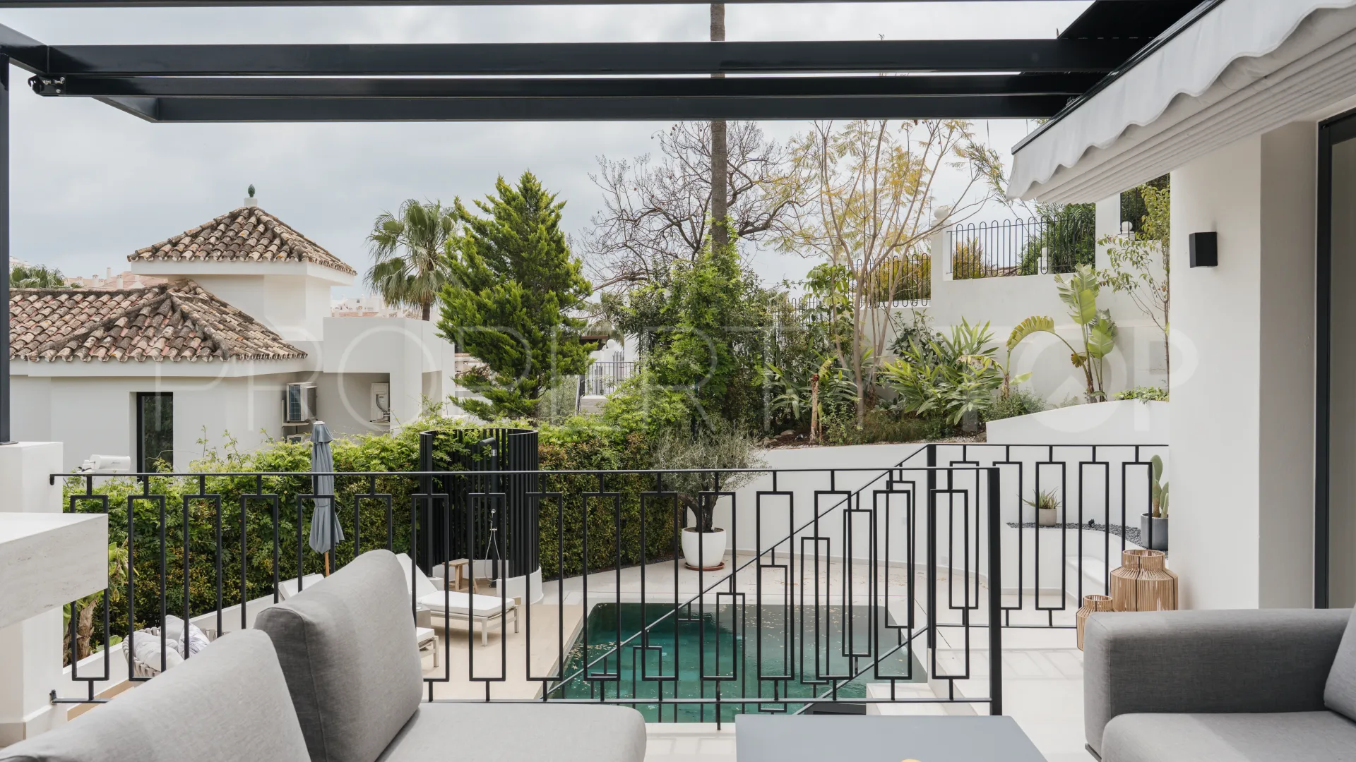Villa with 5 bedrooms for sale in Nueva Andalucia