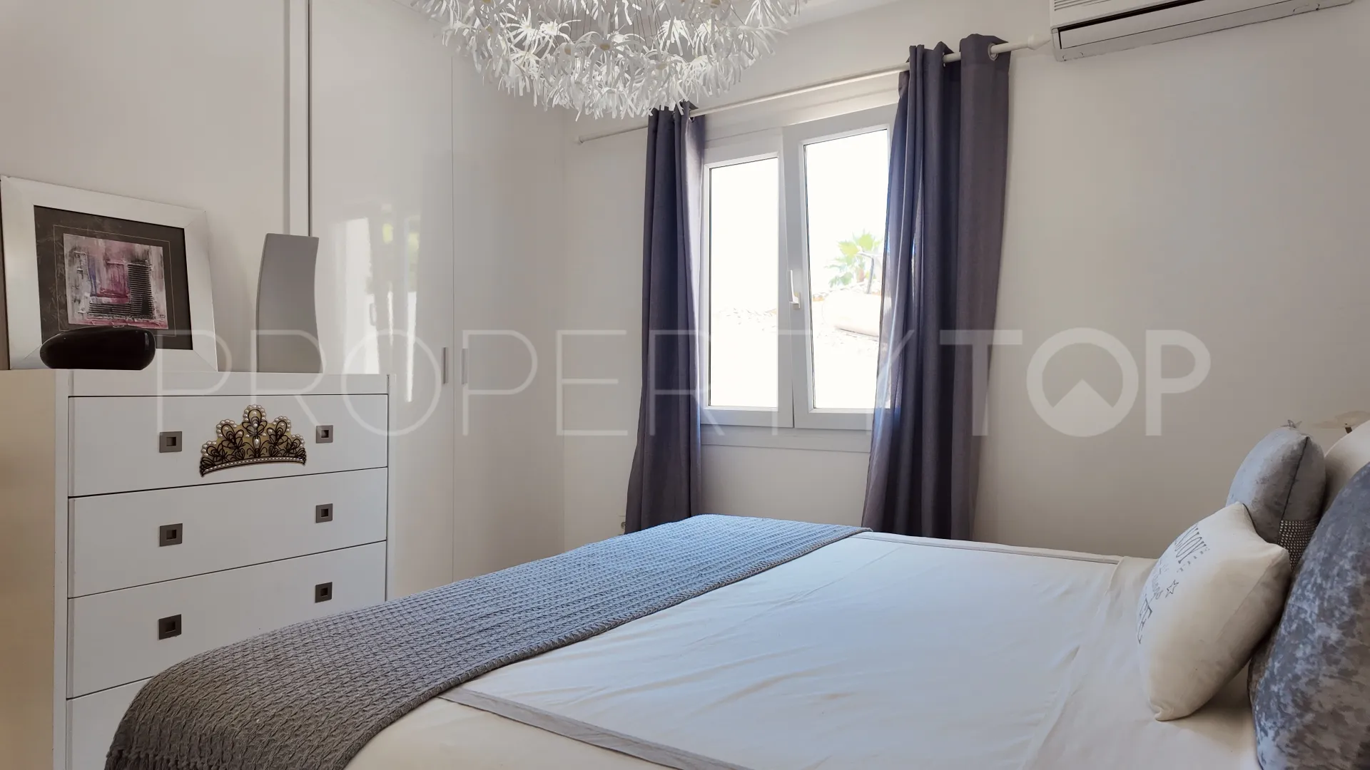 Villa en venta en Nueva Andalucia