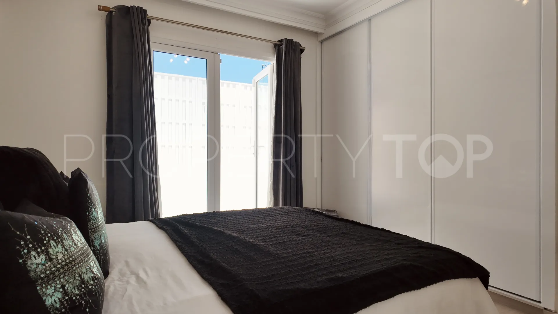 Villa en venta en Nueva Andalucia