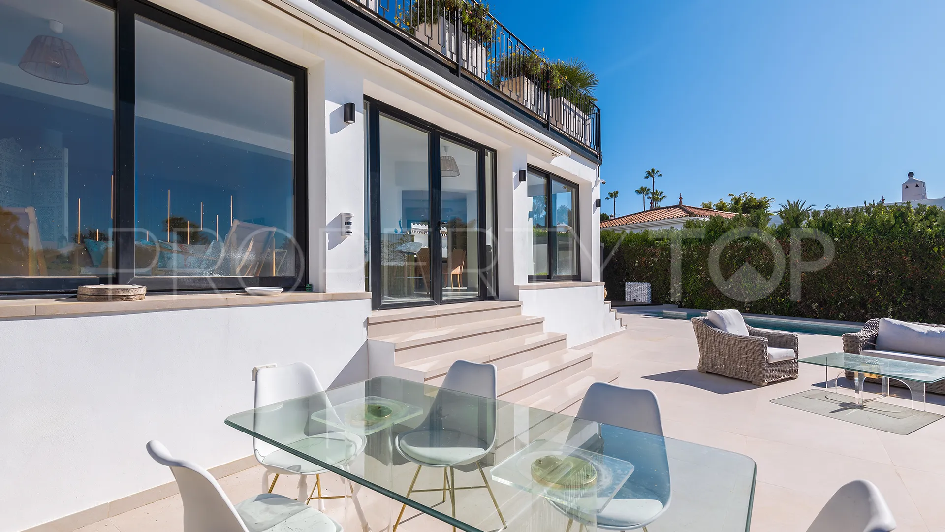 Comprar villa en Guadalmina Alta