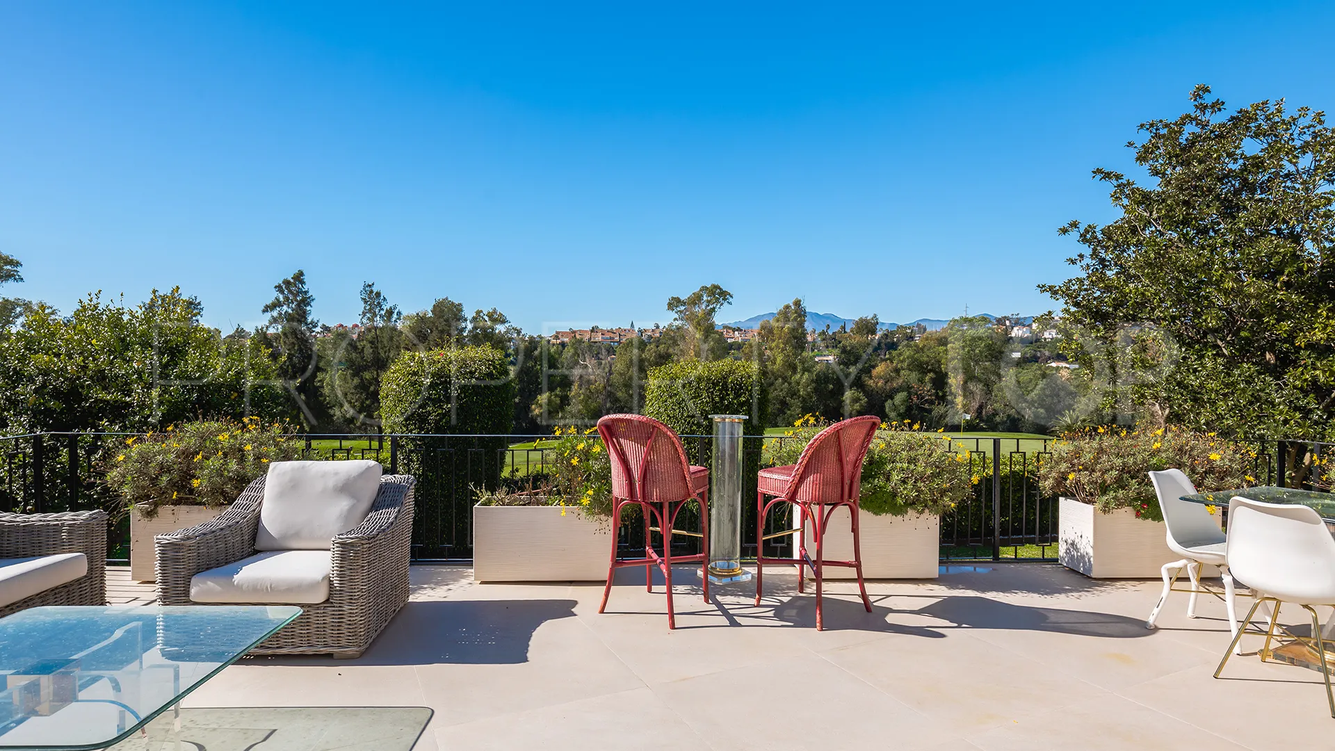 Comprar villa en Guadalmina Alta