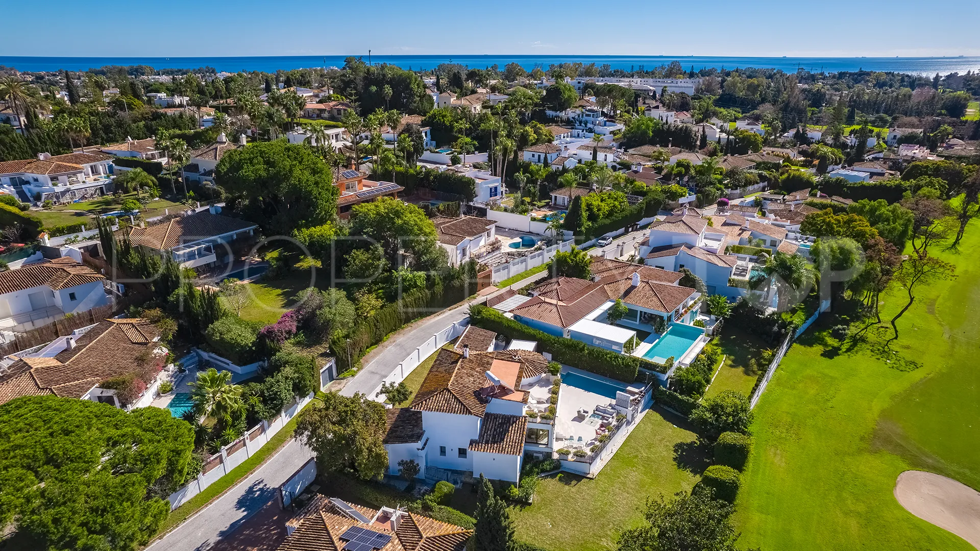 Comprar villa en Guadalmina Alta