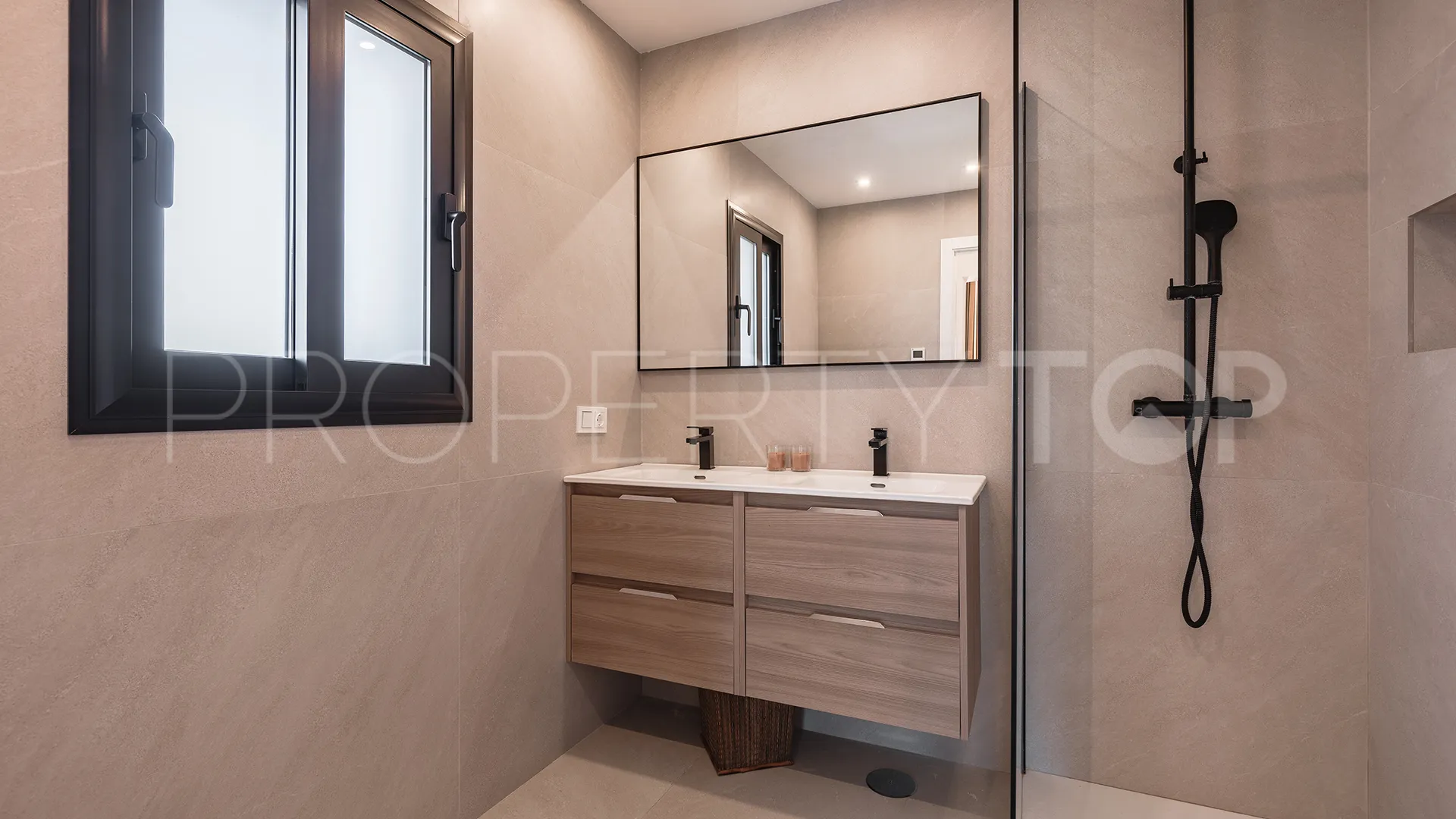 Comprar villa en Guadalmina Alta