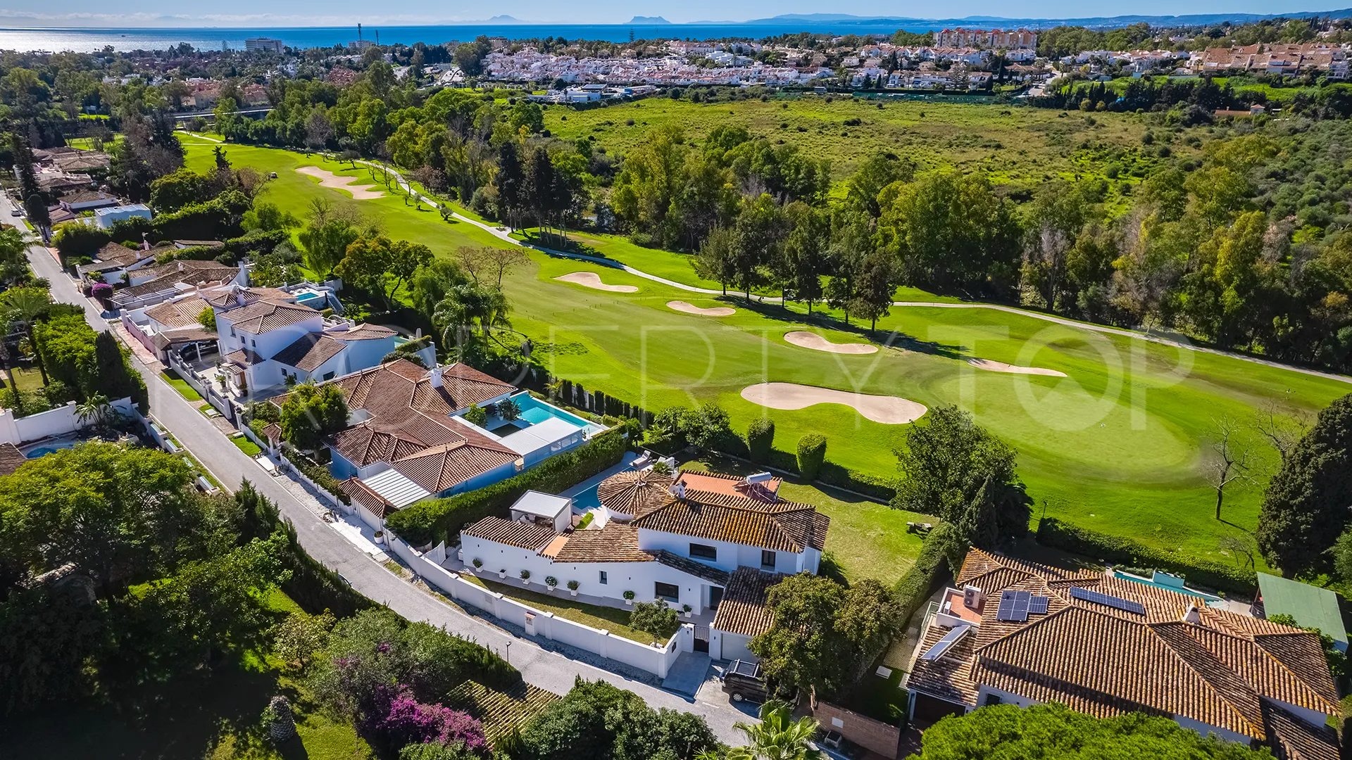 Comprar villa en Guadalmina Alta