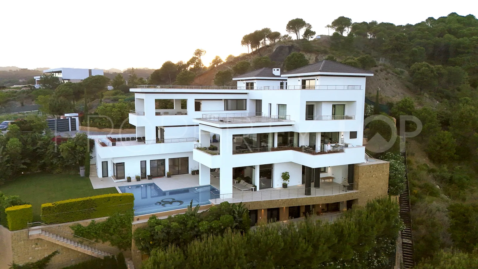 Se vende villa en La Reserva de Alcuzcuz con 12 dormitorios