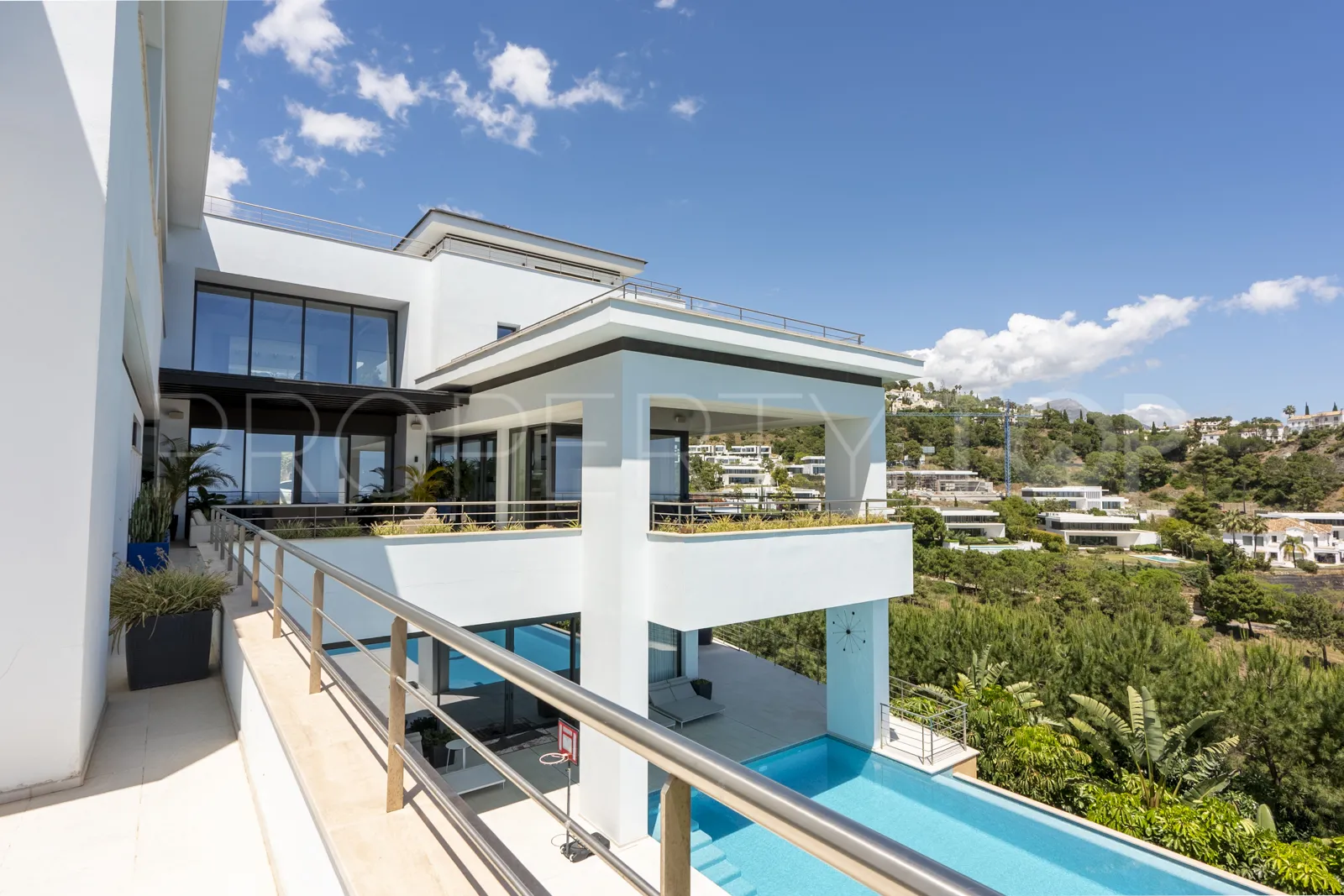 Se vende villa en La Reserva de Alcuzcuz con 12 dormitorios