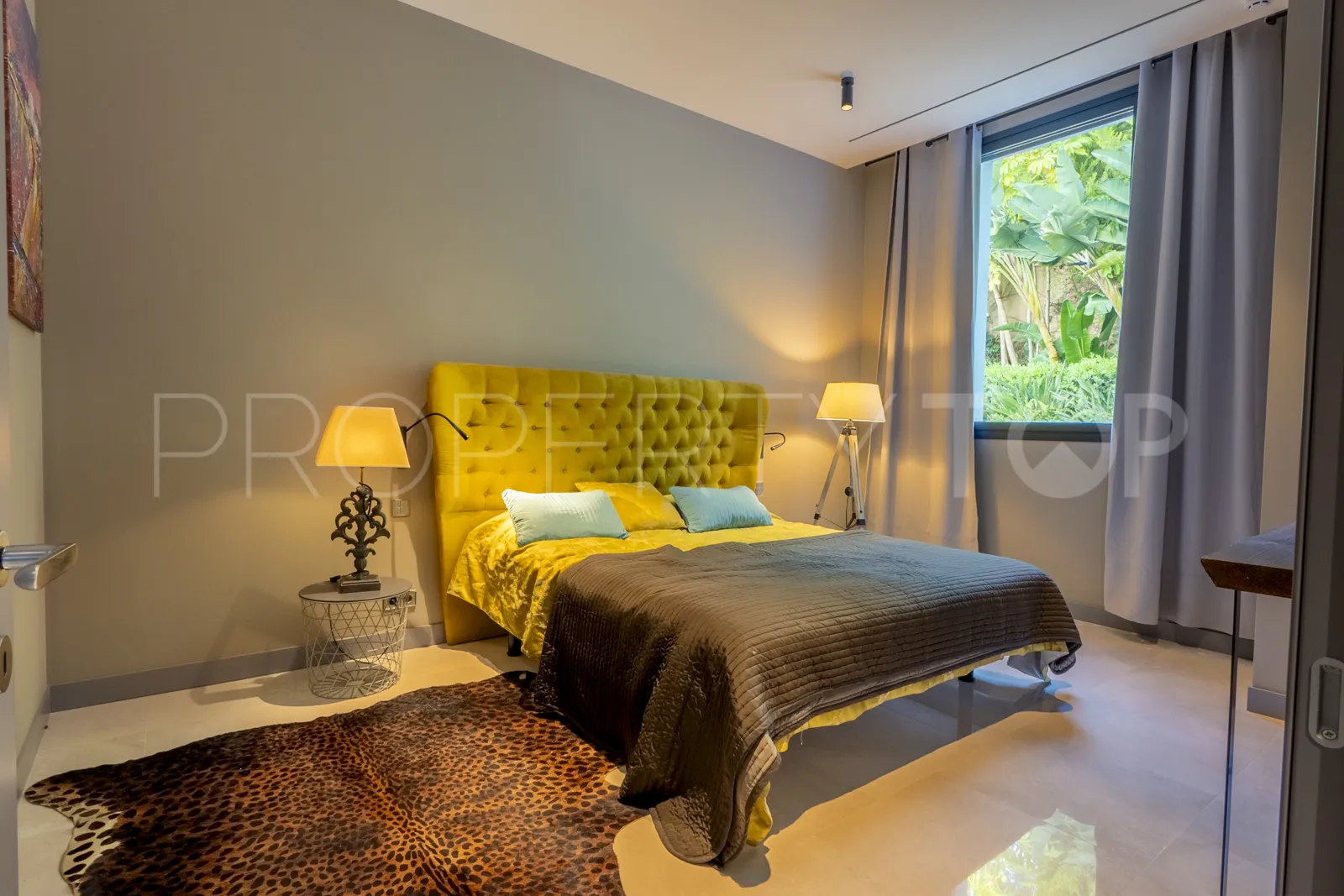 Se vende villa en La Reserva de Alcuzcuz con 12 dormitorios