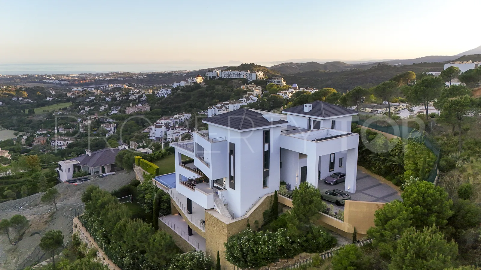 Se vende villa en La Reserva de Alcuzcuz con 12 dormitorios