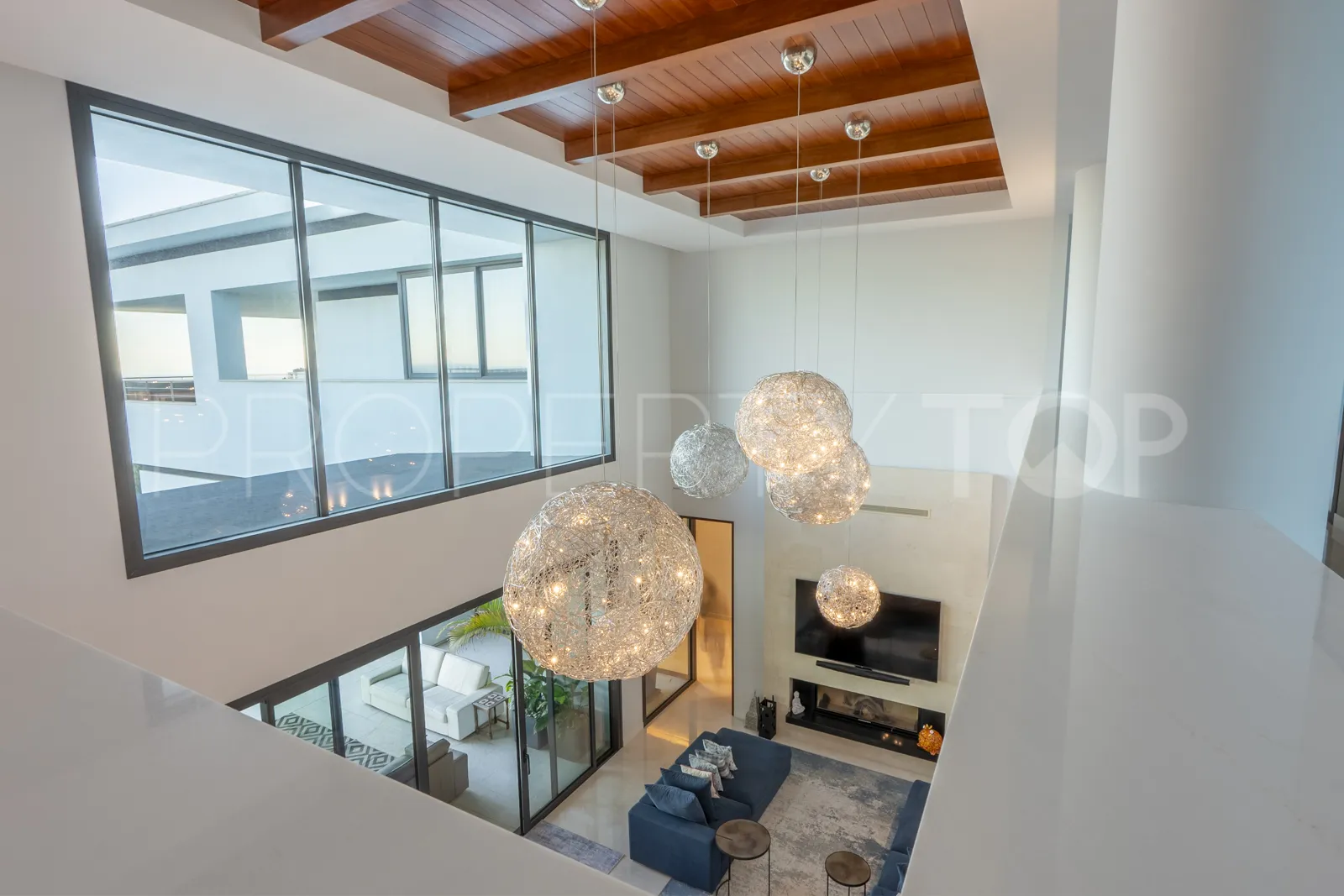 Se vende villa en La Reserva de Alcuzcuz con 12 dormitorios