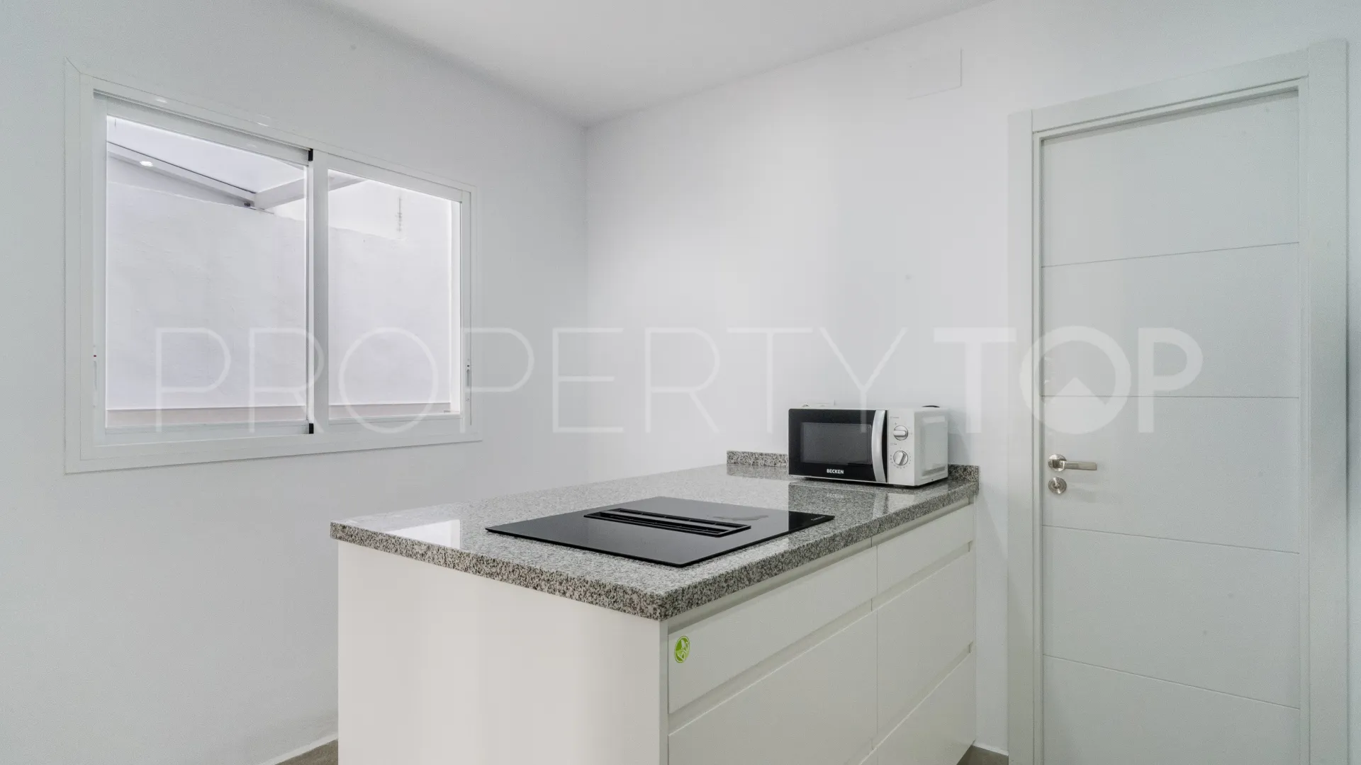 For sale town house in Coin Centro