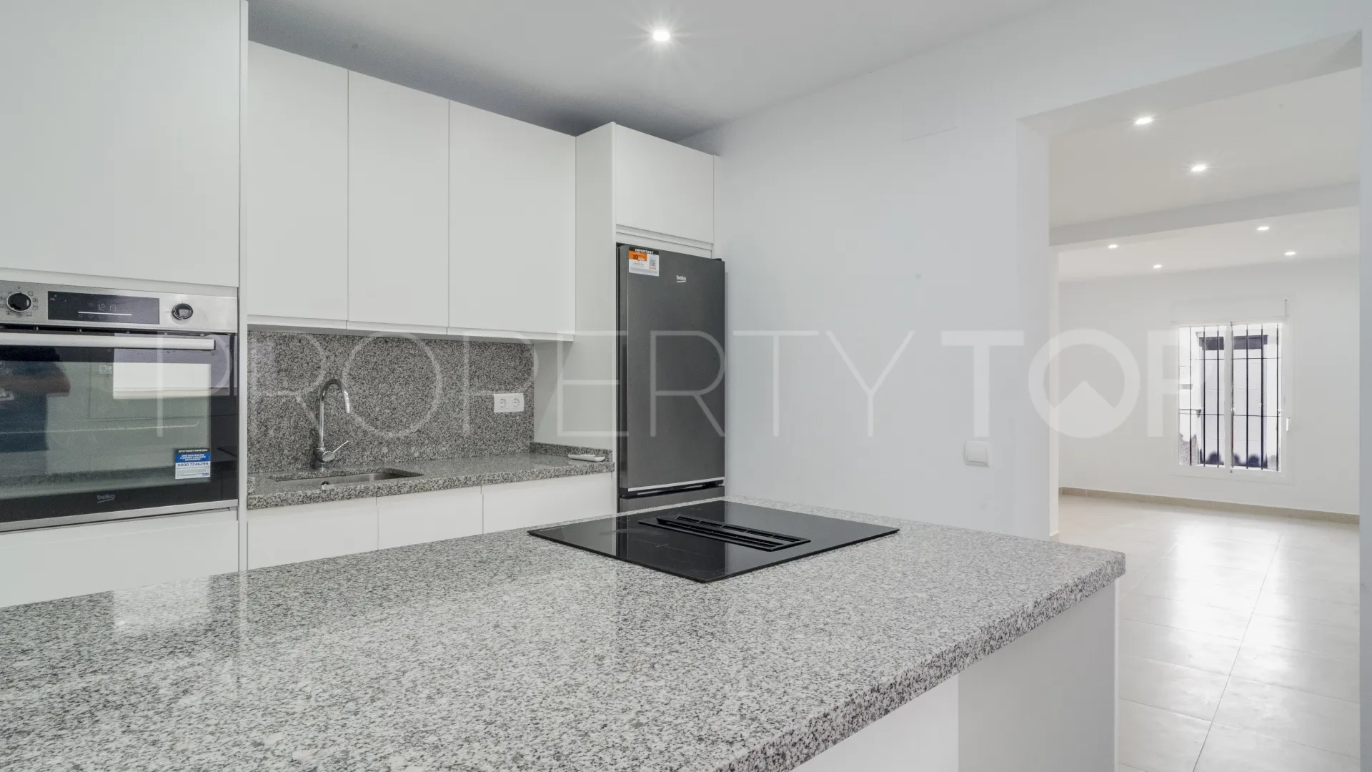 For sale town house in Coin Centro