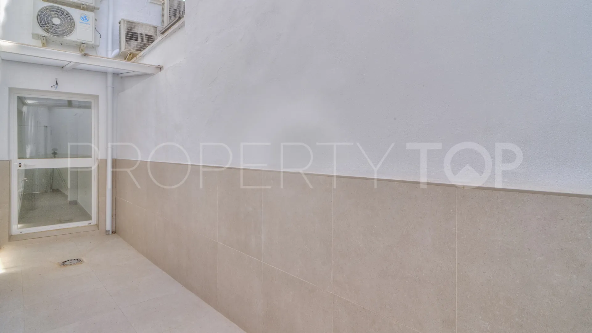 For sale town house in Coin Centro