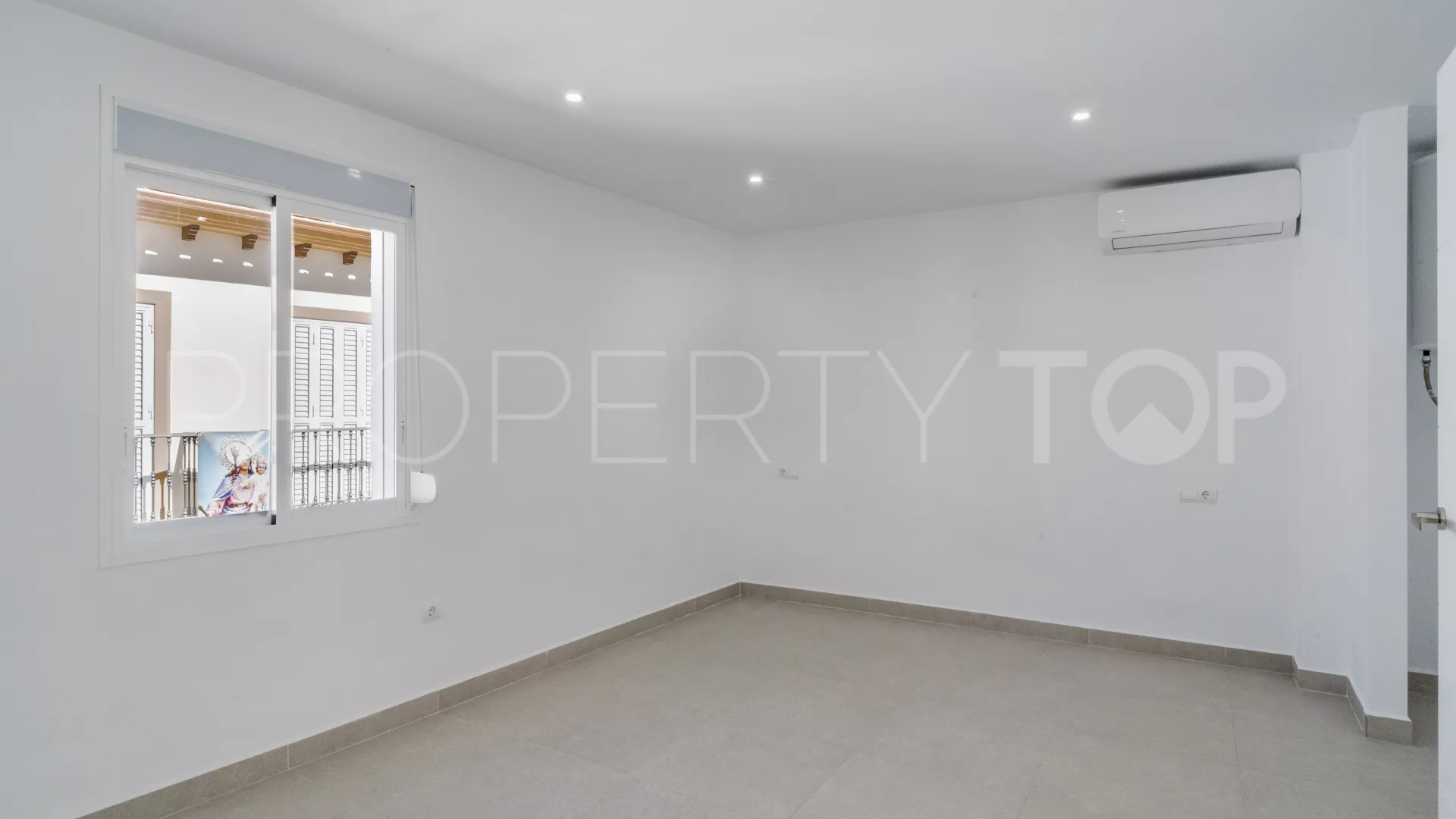 For sale town house in Coin Centro