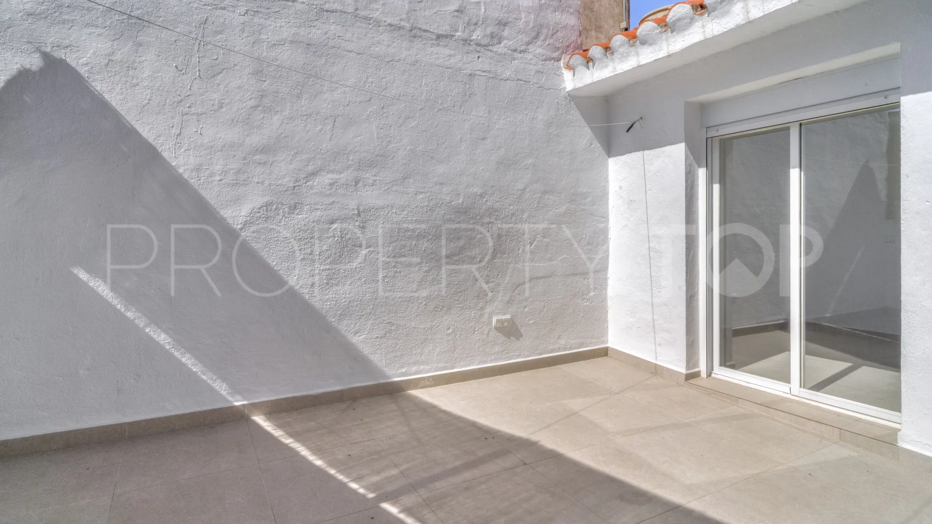 For sale town house in Coin Centro