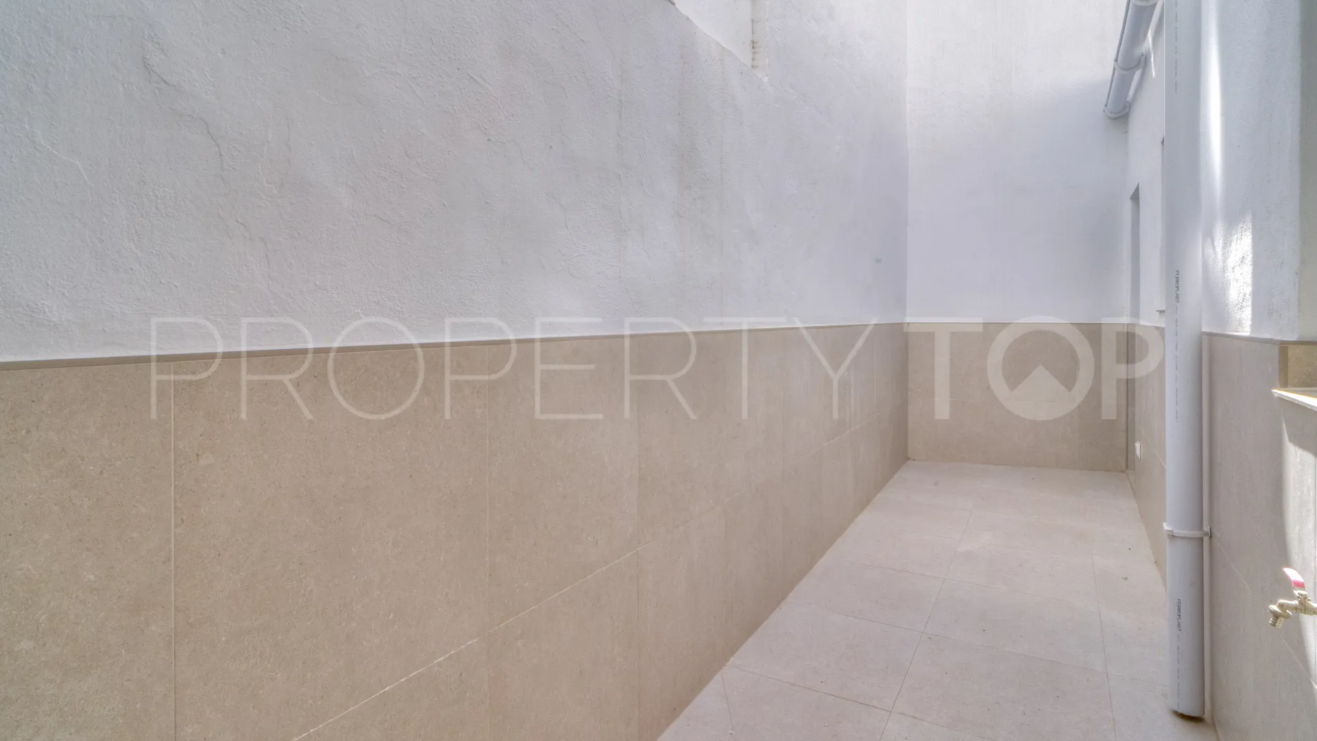 For sale town house in Coin Centro