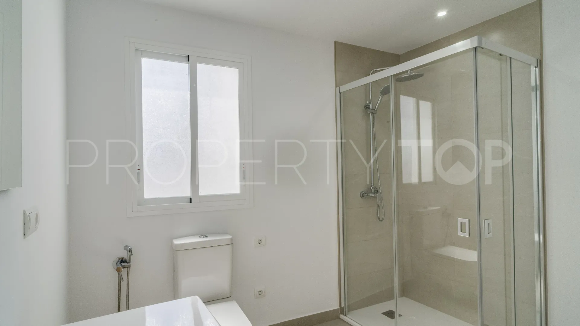For sale town house in Coin Centro
