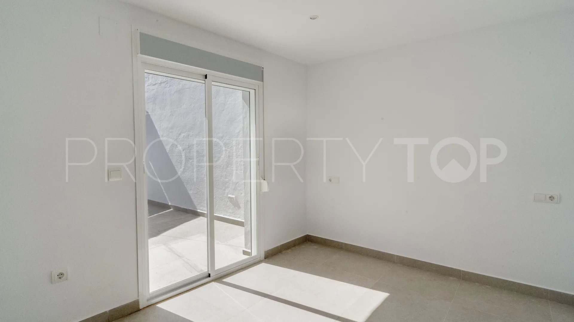 For sale town house in Coin Centro