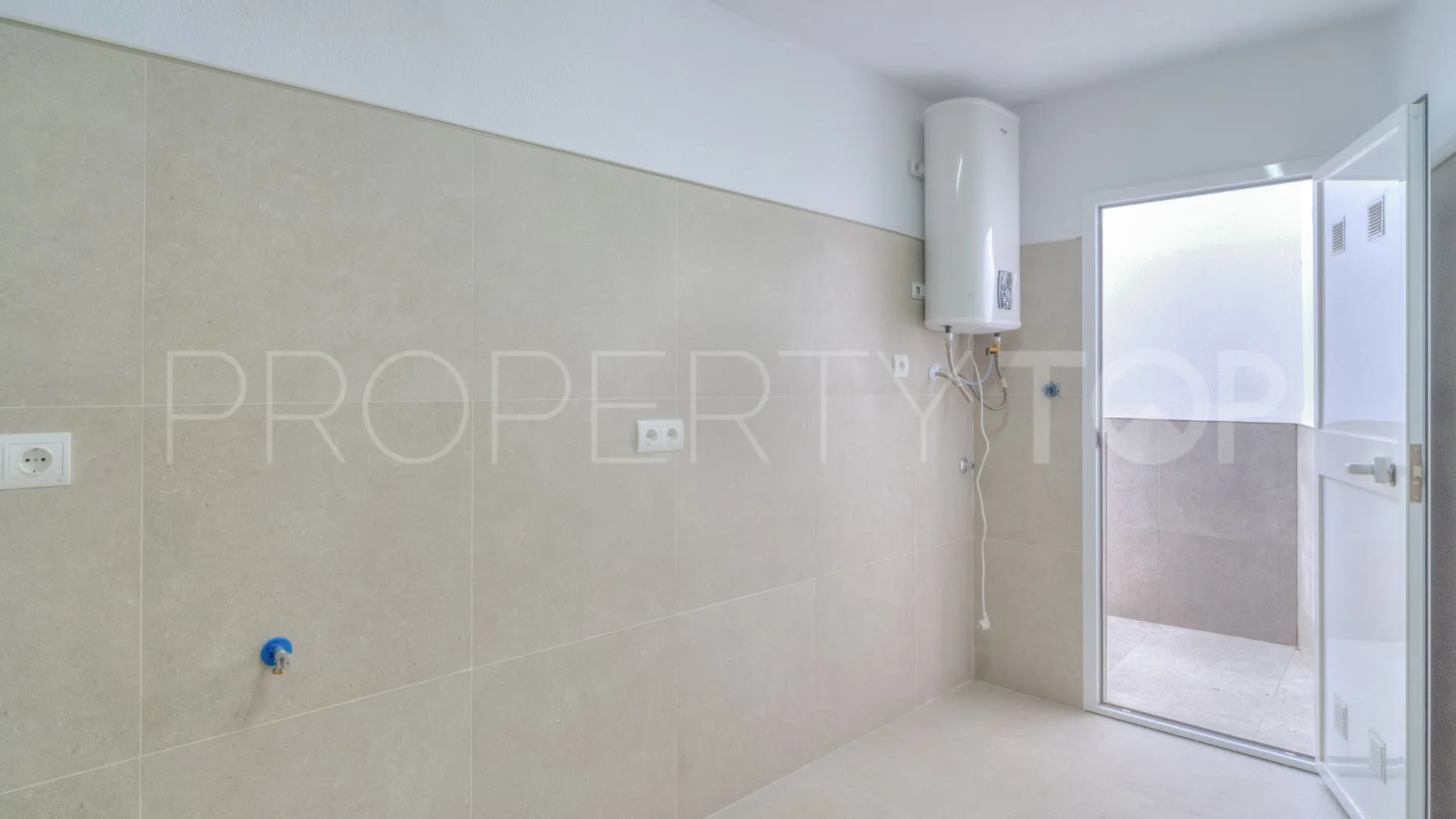 For sale town house in Coin Centro