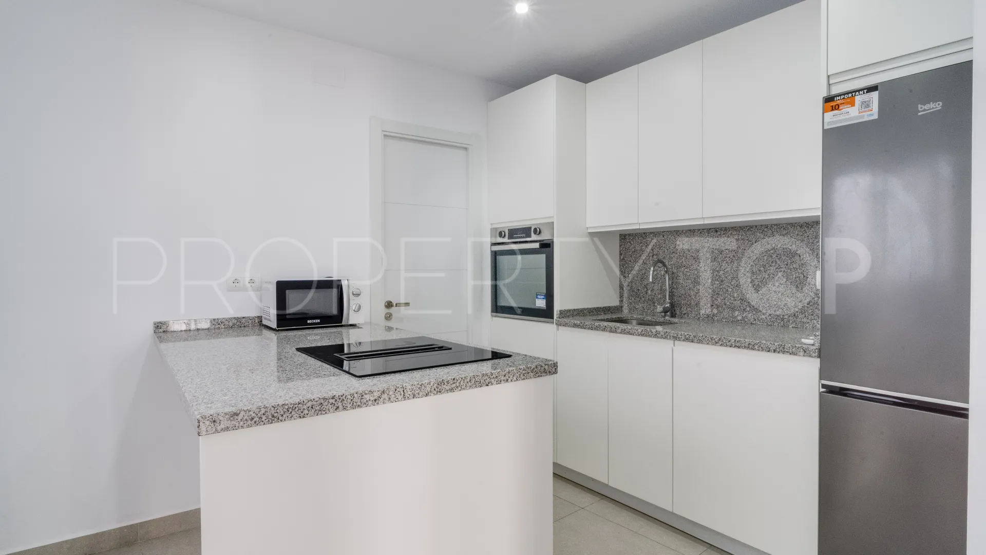 For sale town house in Coin Centro