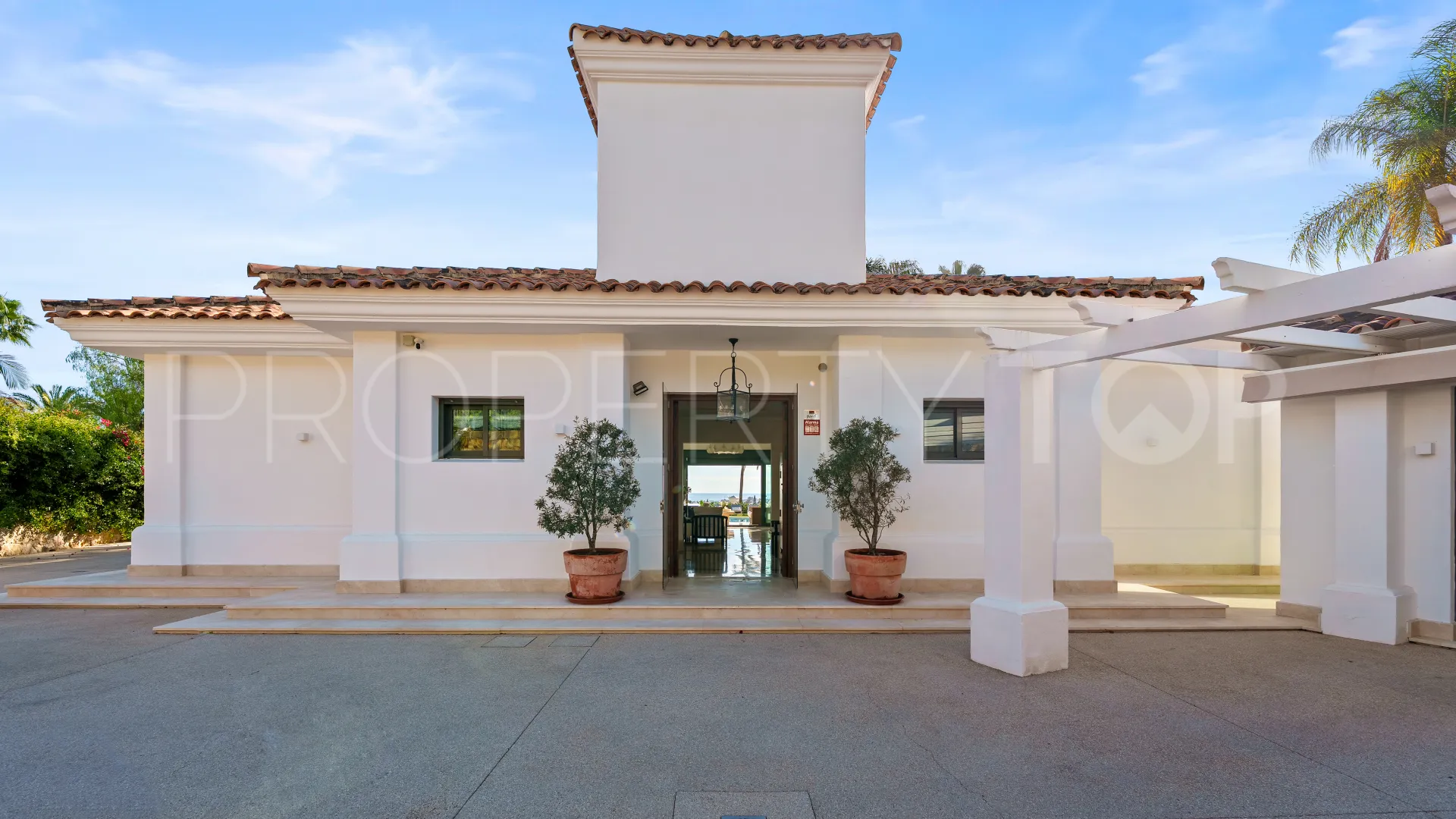Se vende villa en Haza del Conde con 4 dormitorios