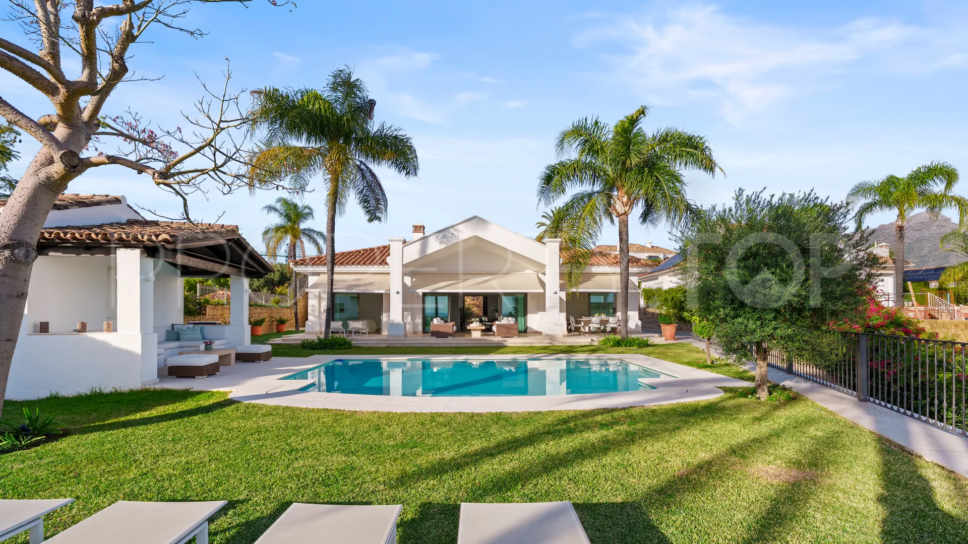 Se vende villa en Haza del Conde con 4 dormitorios