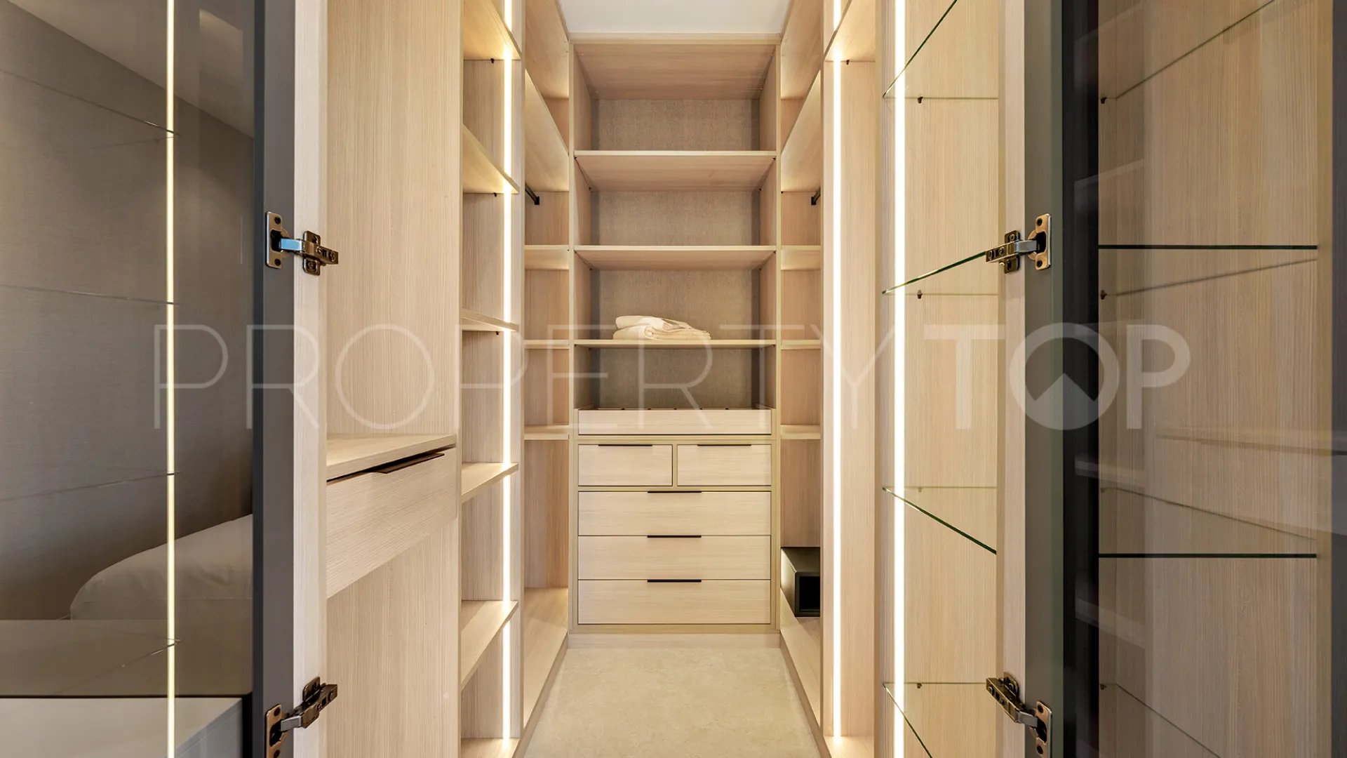 Se vende apartamento de 3 dormitorios en Cabo Bermejo