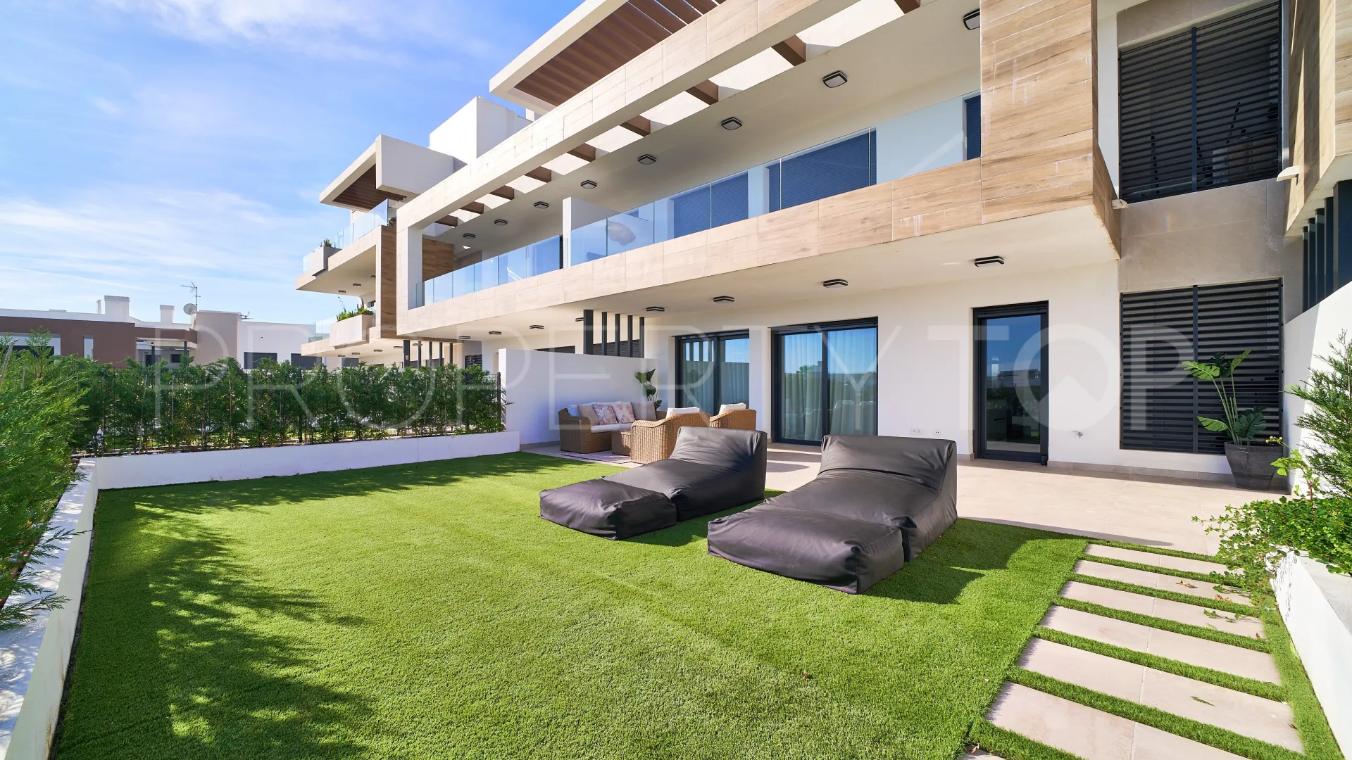Ground floor apartment for sale in Atalaya with 2 bedrooms