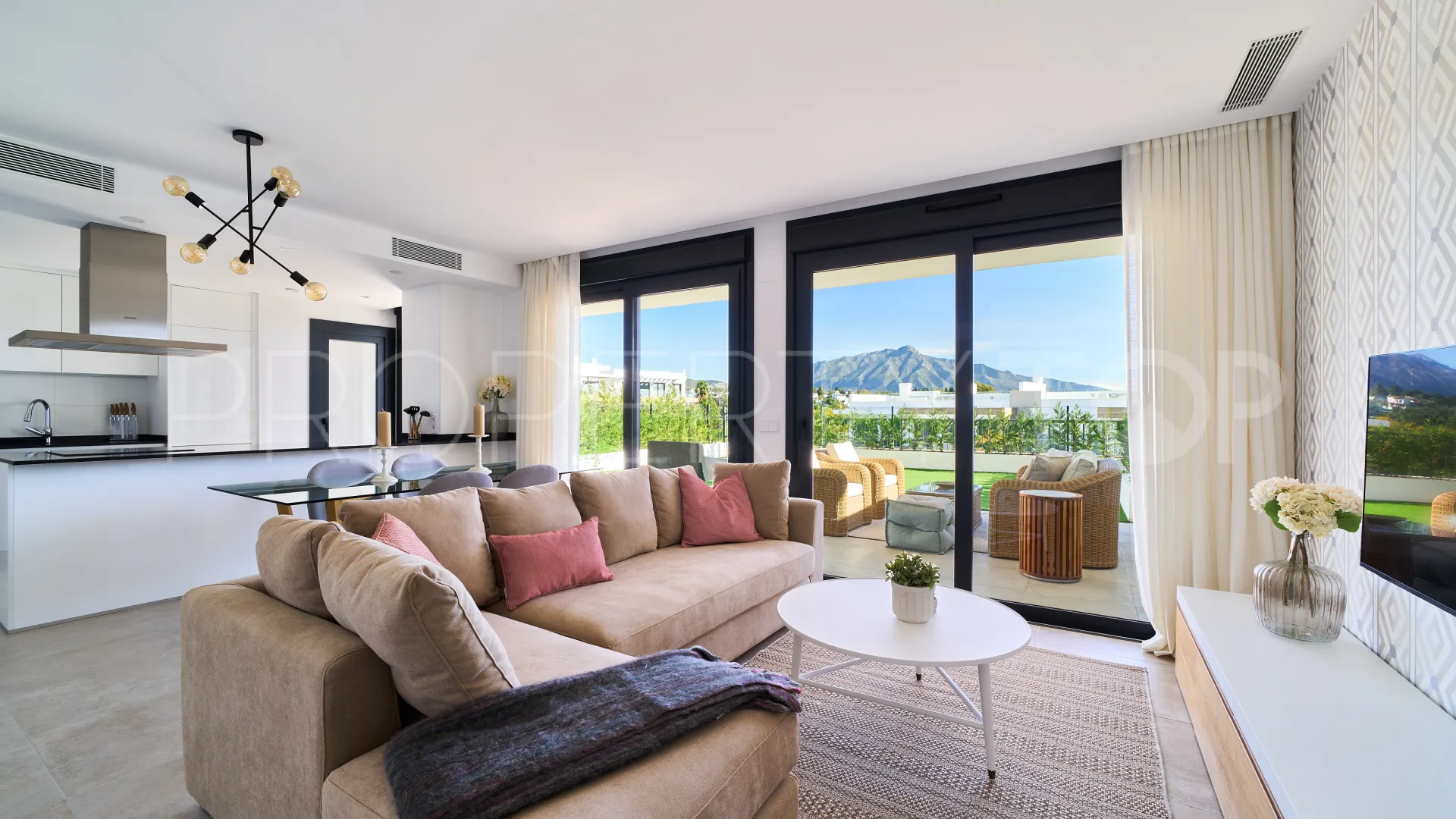 Ground floor apartment for sale in Atalaya with 2 bedrooms