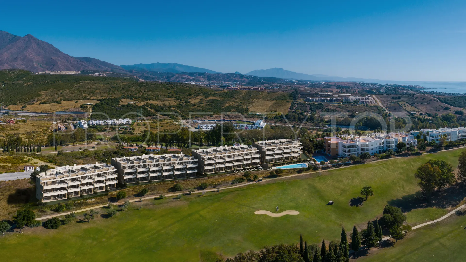 Estepona Golf, atico duplex de 2 dormitorios en venta