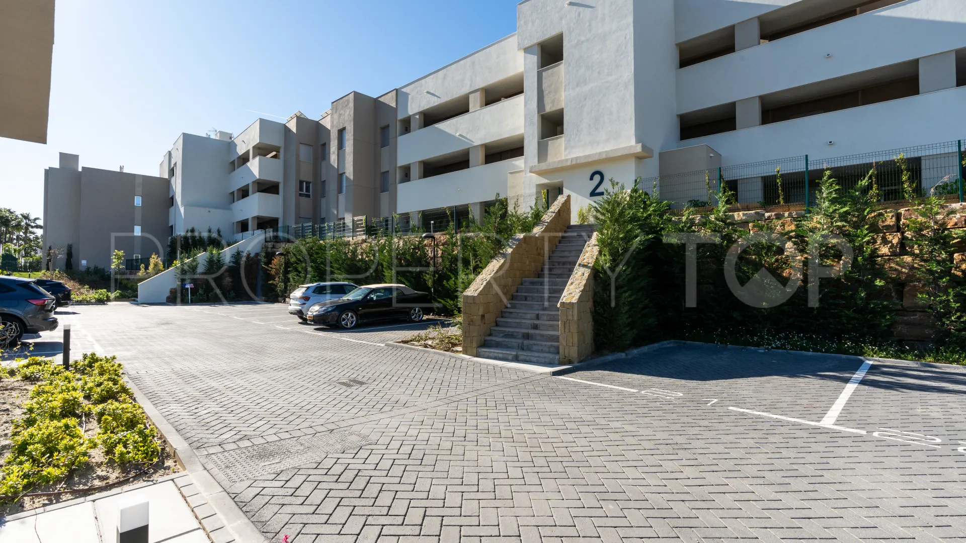 Estepona Golf, atico duplex de 2 dormitorios en venta