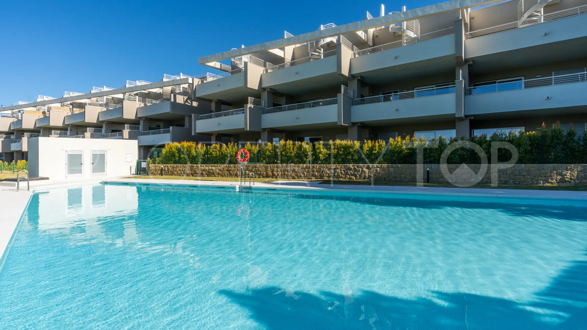 Estepona Golf, atico duplex de 2 dormitorios en venta