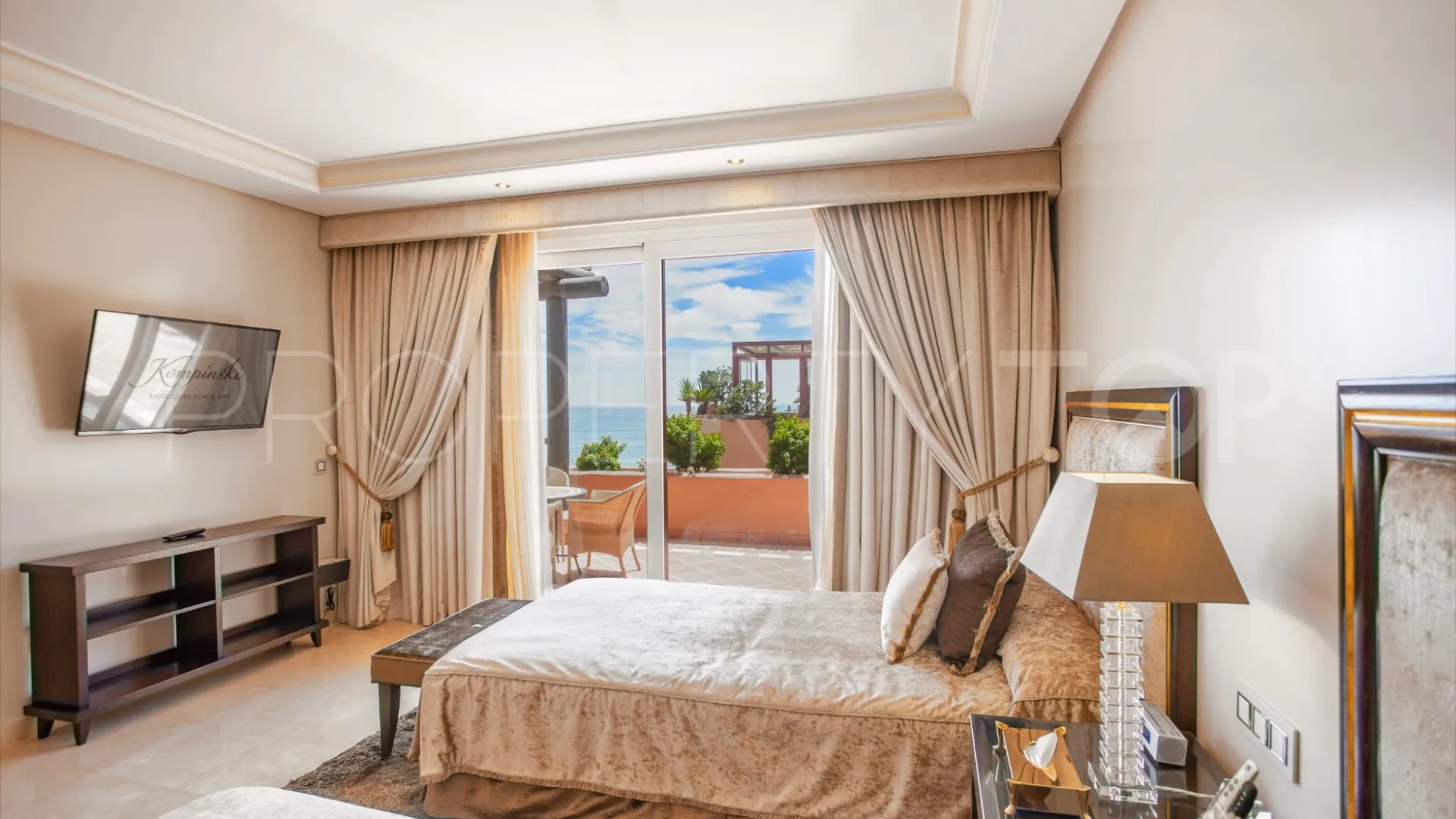 6 bedrooms penthouse in Melia Hacienda del Mar for sale