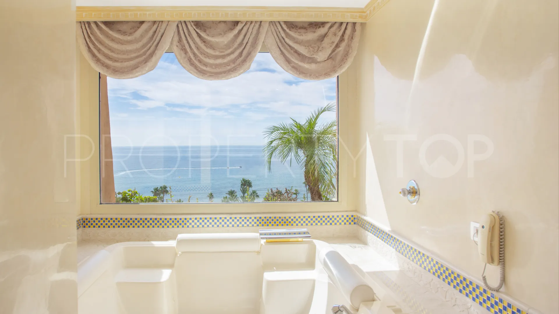 6 bedrooms penthouse in Melia Hacienda del Mar for sale