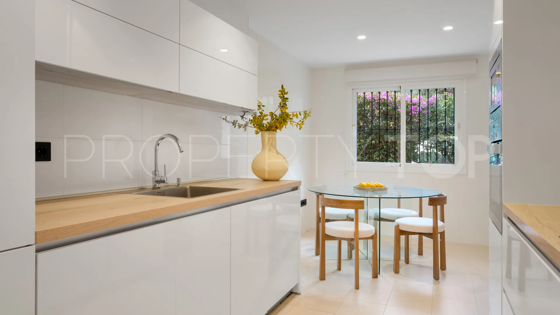 3 bedrooms ground floor apartment in Montebello Hills for sale