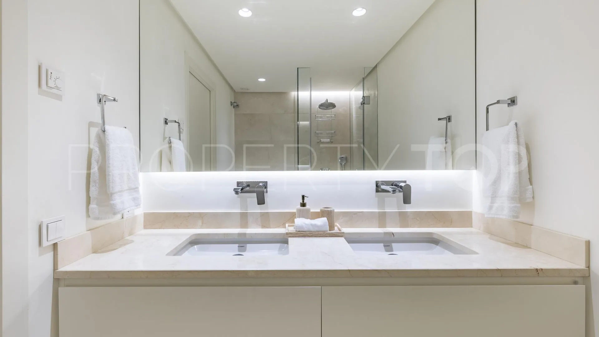 Duplex penthouse for sale in Marina Puente Romano