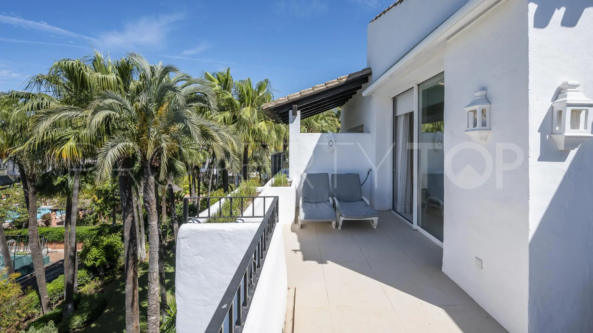 Duplex penthouse for sale in Marina Puente Romano