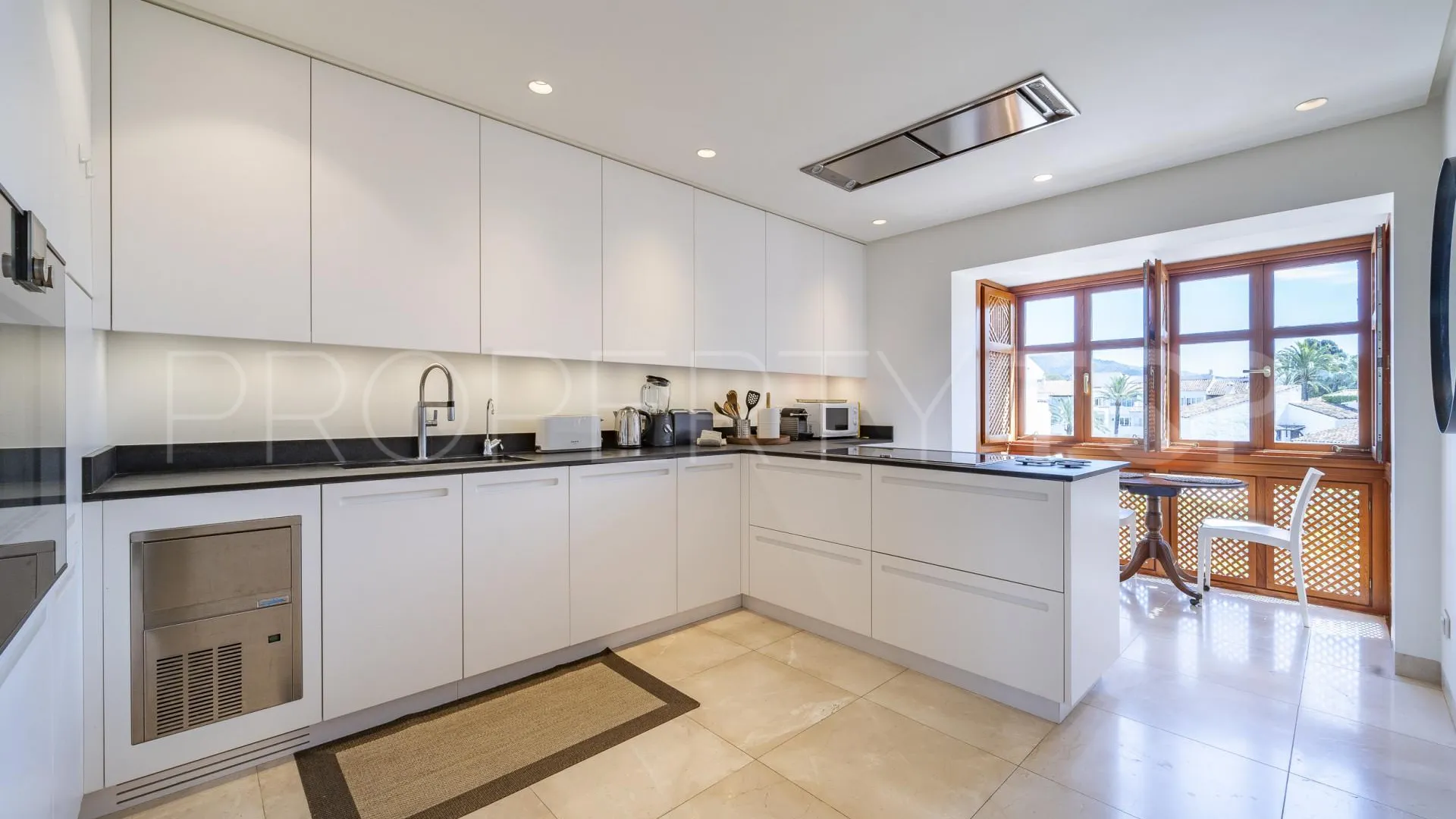 Duplex penthouse for sale in Marina Puente Romano