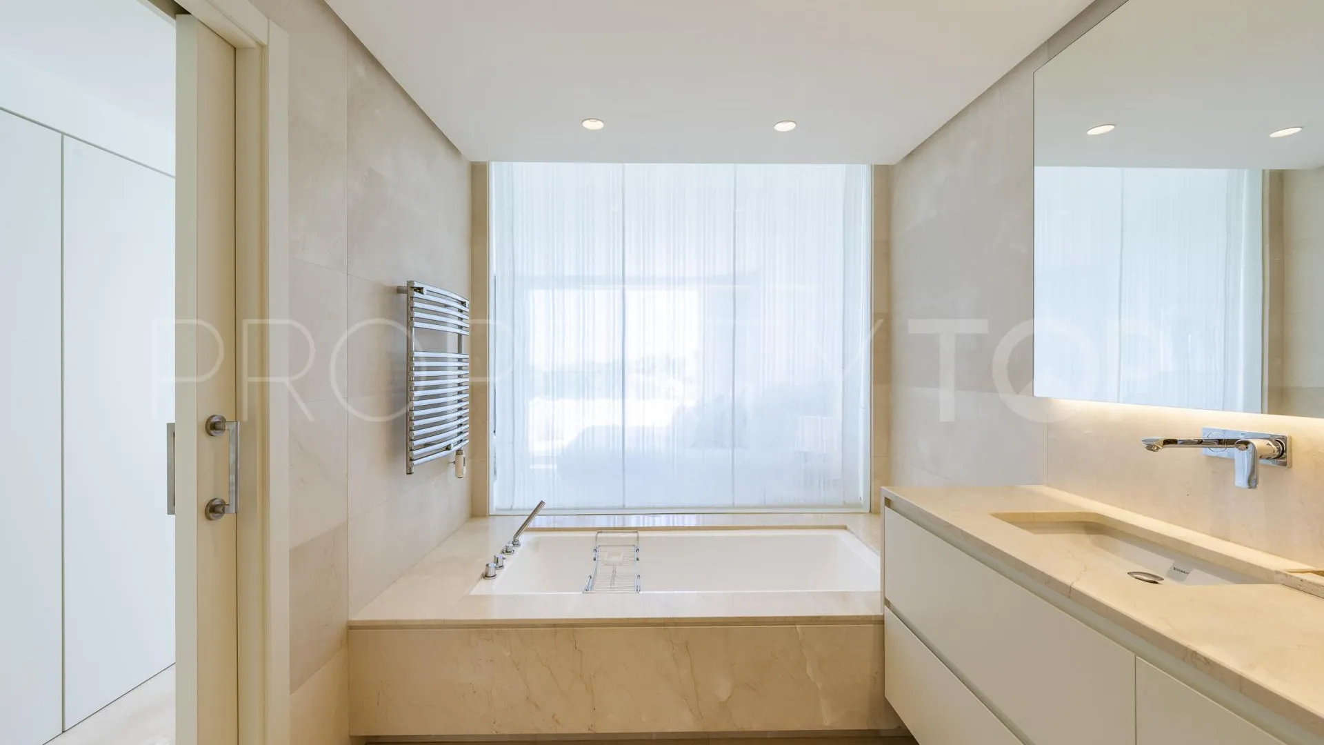 Duplex penthouse for sale in Marina Puente Romano