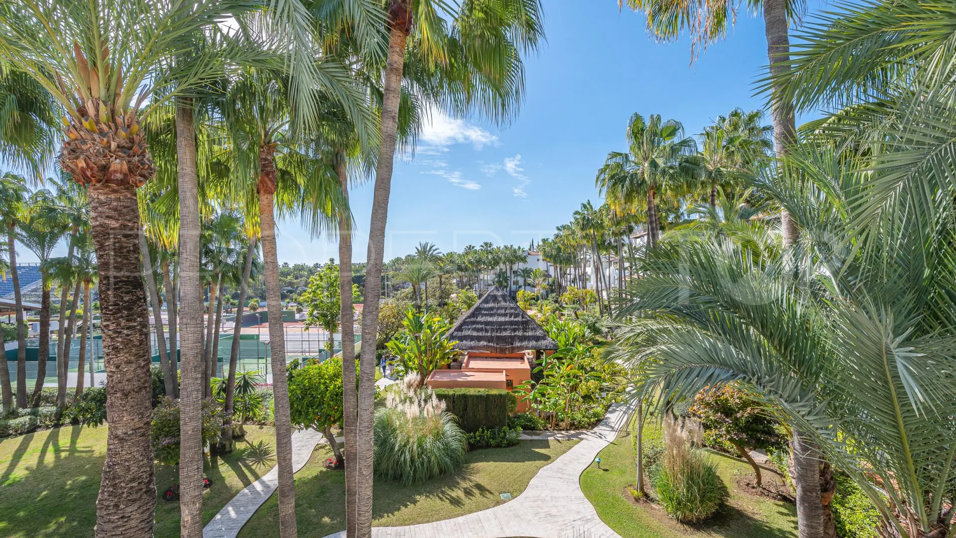 Duplex penthouse for sale in Marina Puente Romano