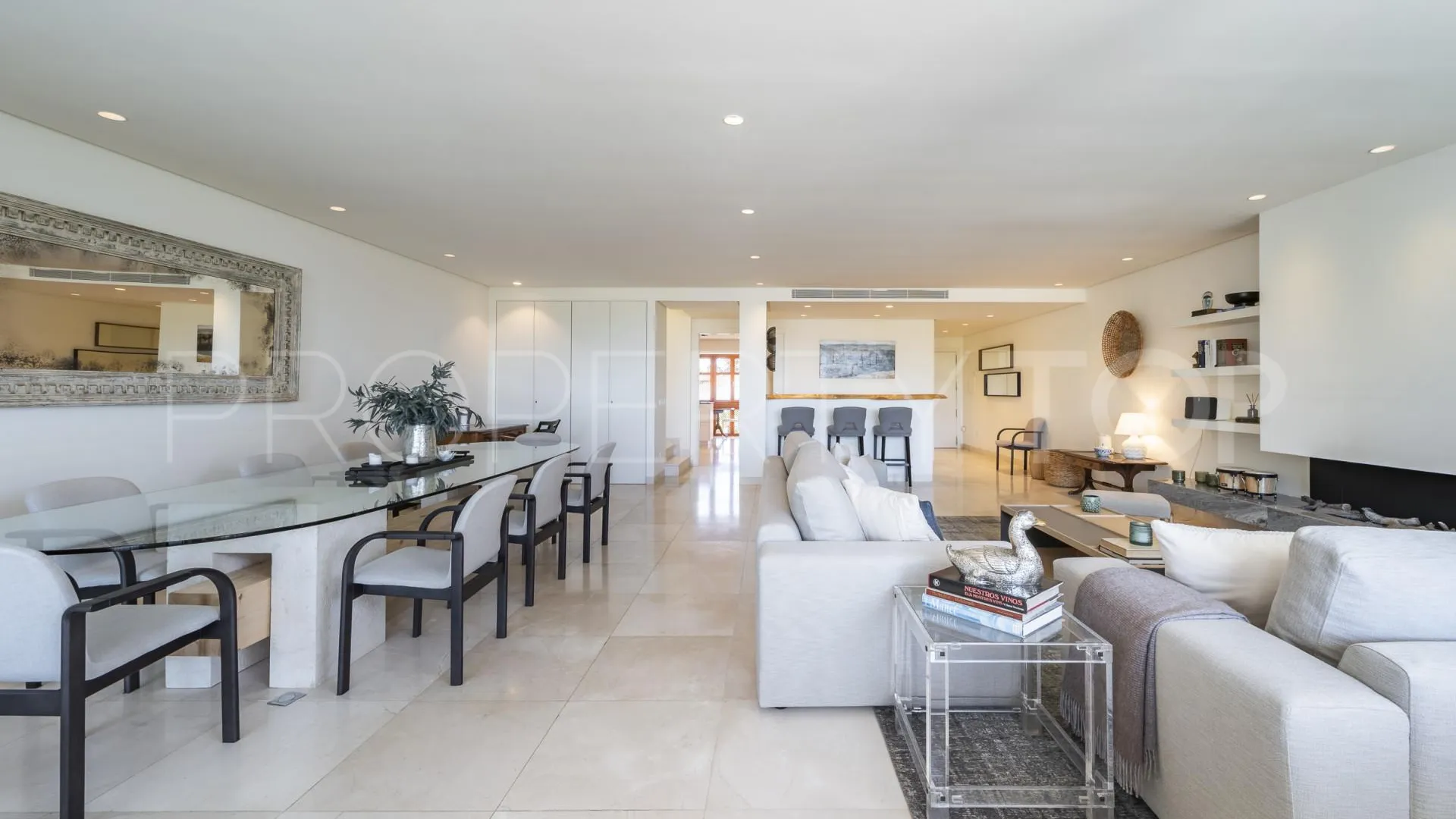 Duplex penthouse for sale in Marina Puente Romano