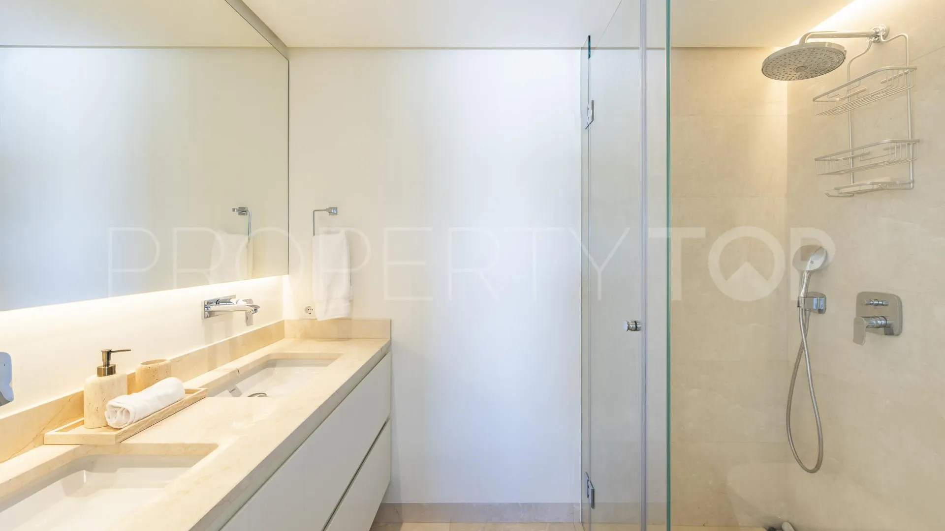 Duplex penthouse for sale in Marina Puente Romano